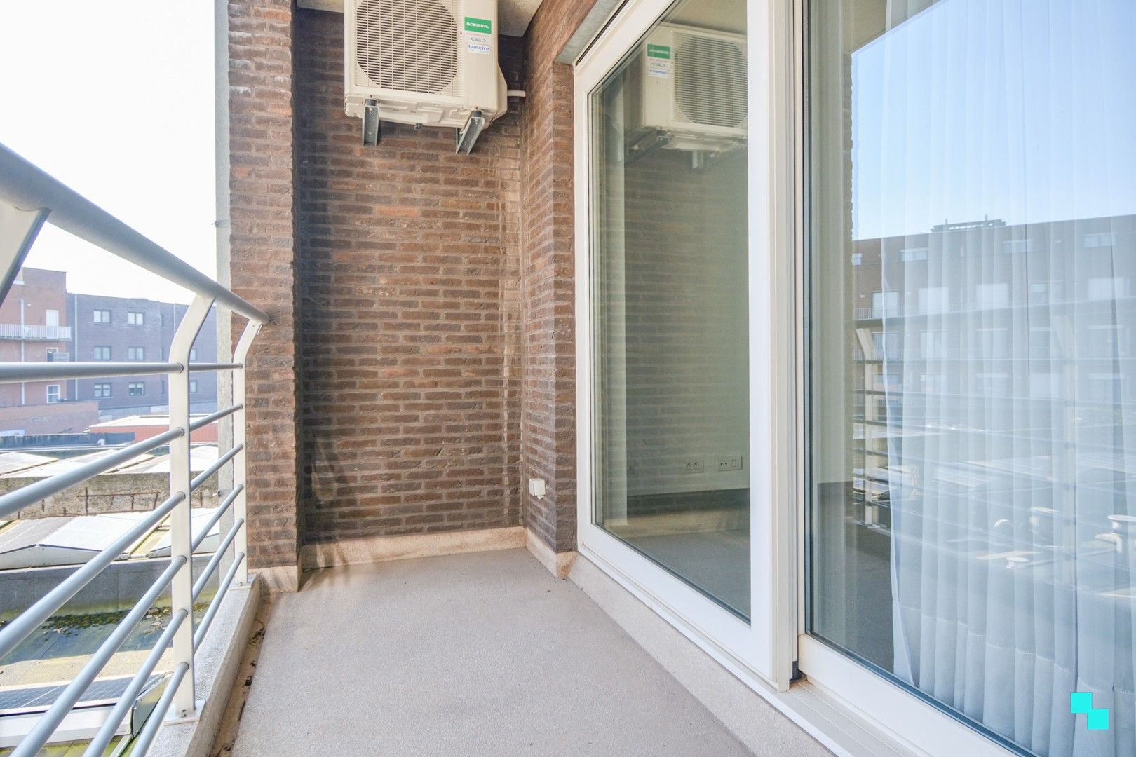 Instapklaar, energiezuinig appartement met staanplaats te Roeselare foto 16