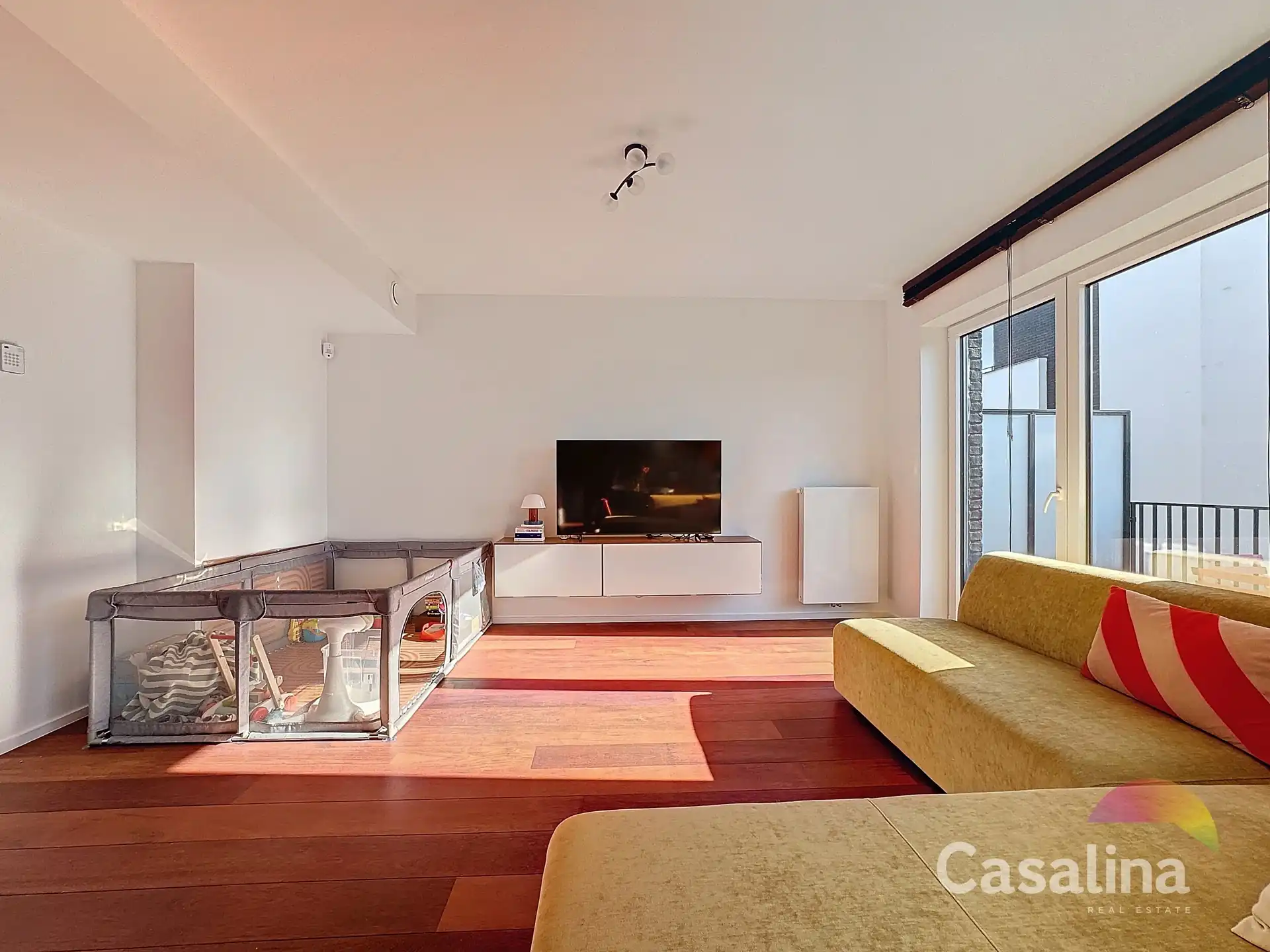 Twee-slaapkamer appartement (ongemeubeld) met terras foto 4
