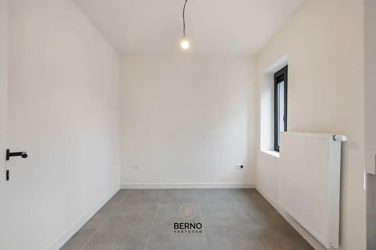 Prachtige (ver)nieuwbouw met autostaanplaats vlakbij de 'Heide' foto 10