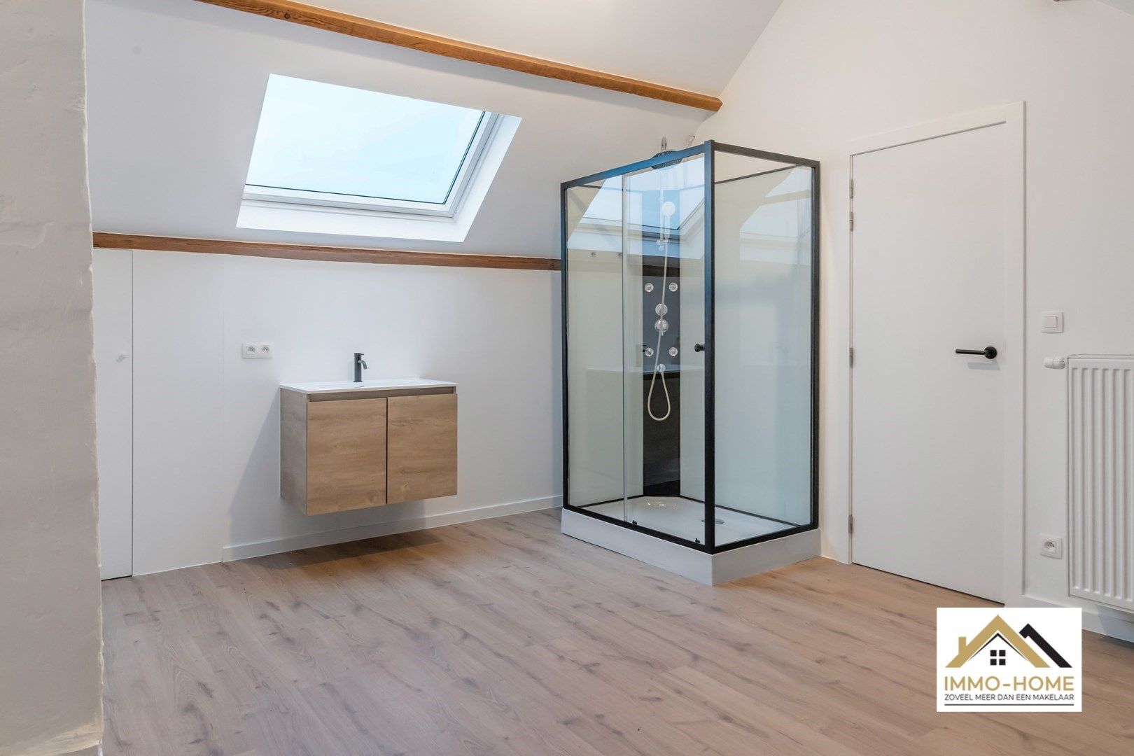 Zeer ruime woning met prachtig open zicht op agrarisch gebied foto 18