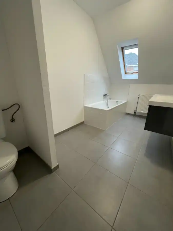 EENGEZINSWONING + tuin foto 19