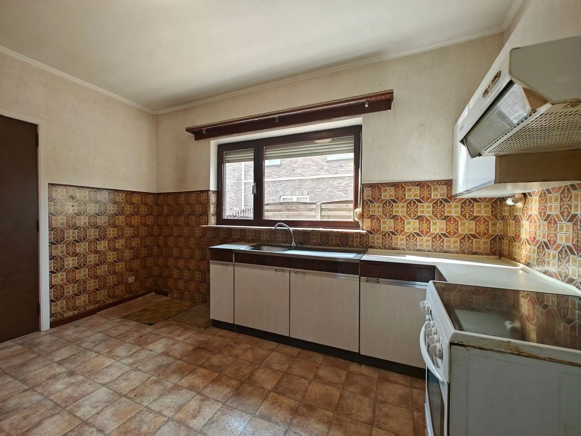 Te renoveren vrijstaande woning op een top locatie!  foto 8