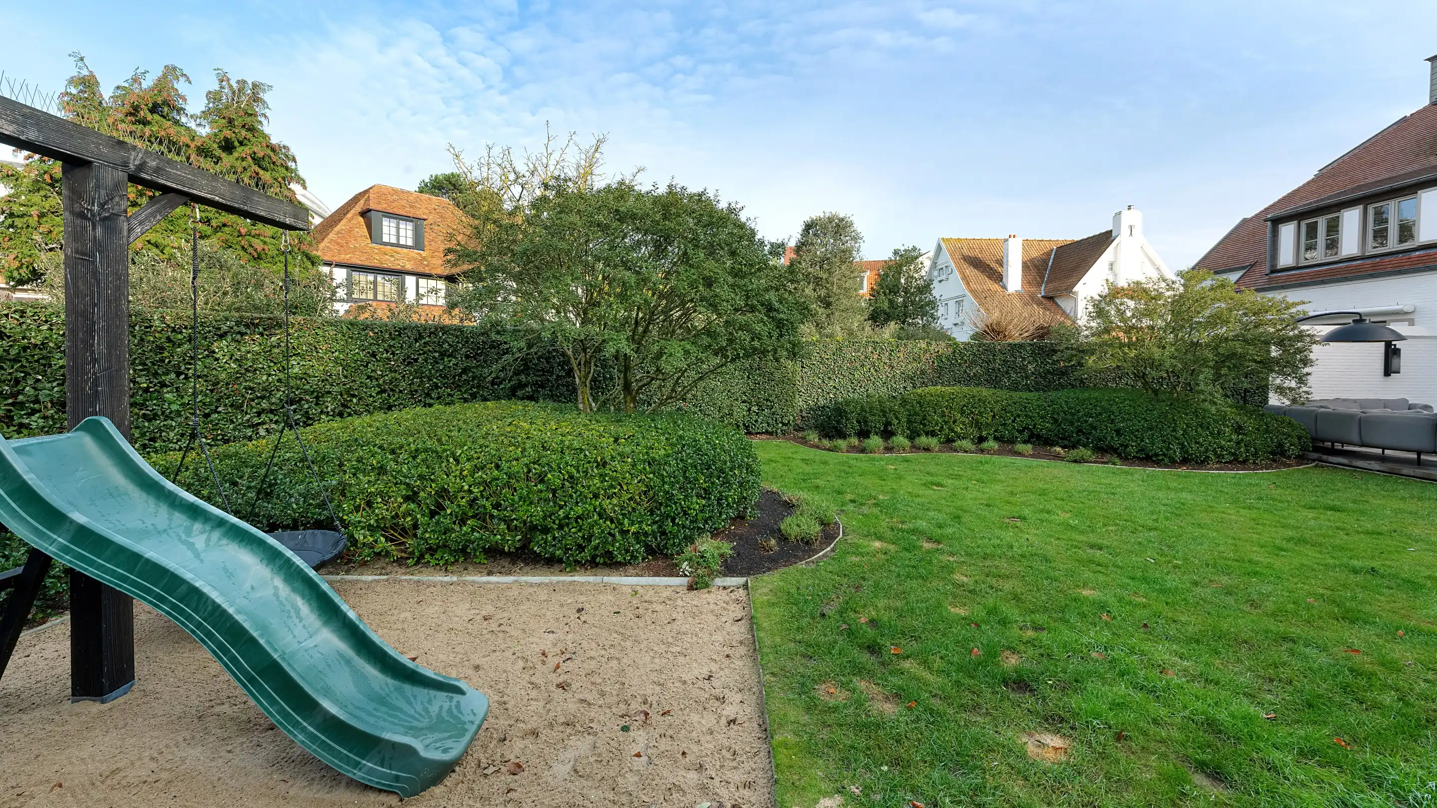 Luxueus afwerkte koppelvilla op wandelafstand van het Albertplein en de Lippenslaan foto 24