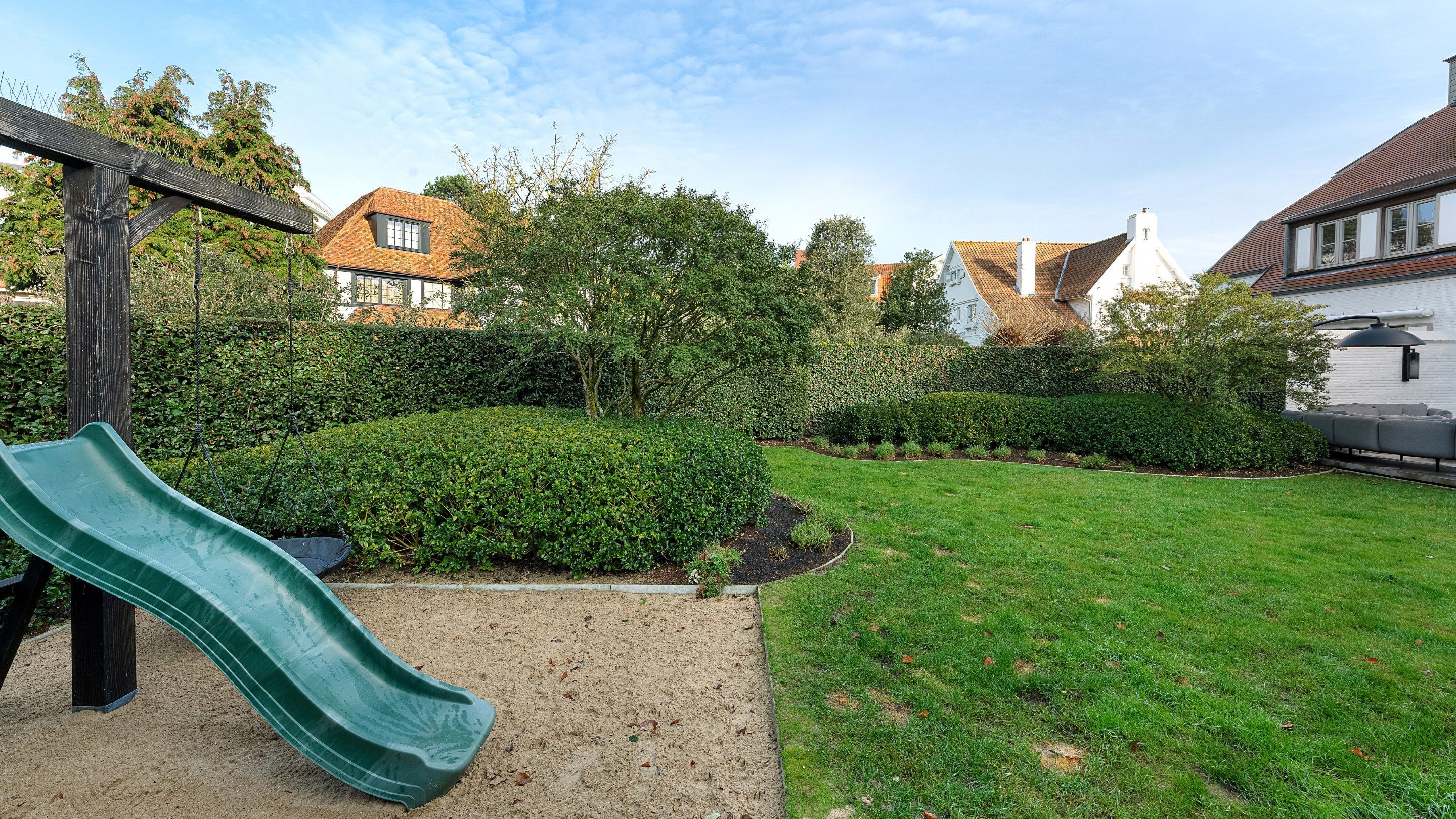 Luxueus afwerkte koppelvilla op wandelafstand van het Albertplein en de Lippenslaan foto 24