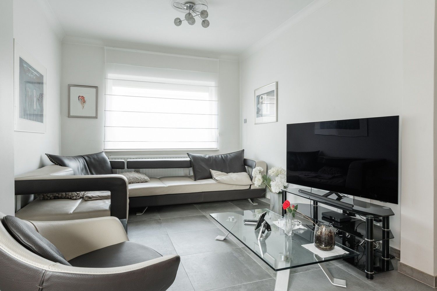 Charmante en instapklare woning met 2 slaapkamers in hartje Hamont foto 5