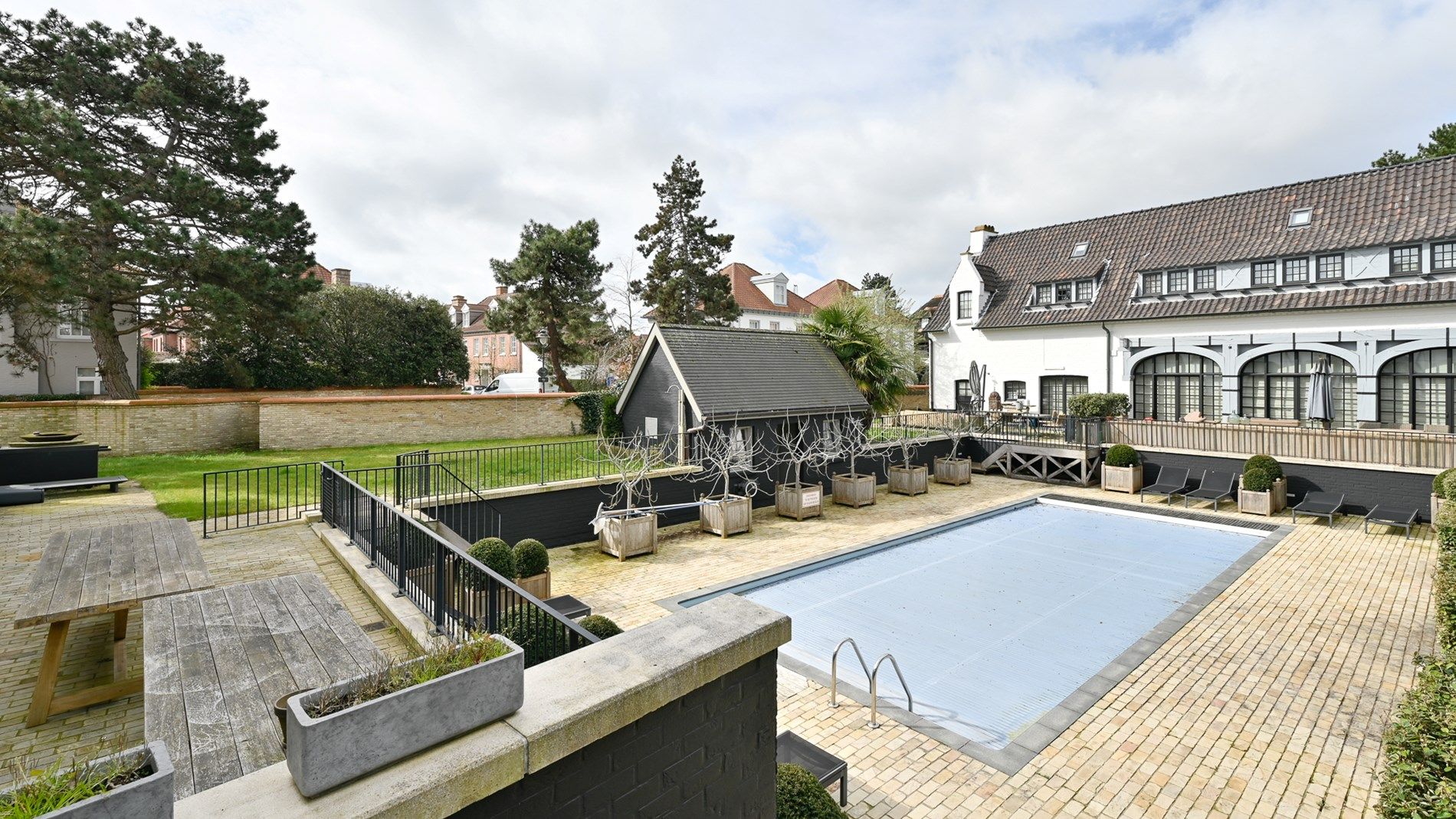 Exclusieve woning met 5 slpks. foto 24
