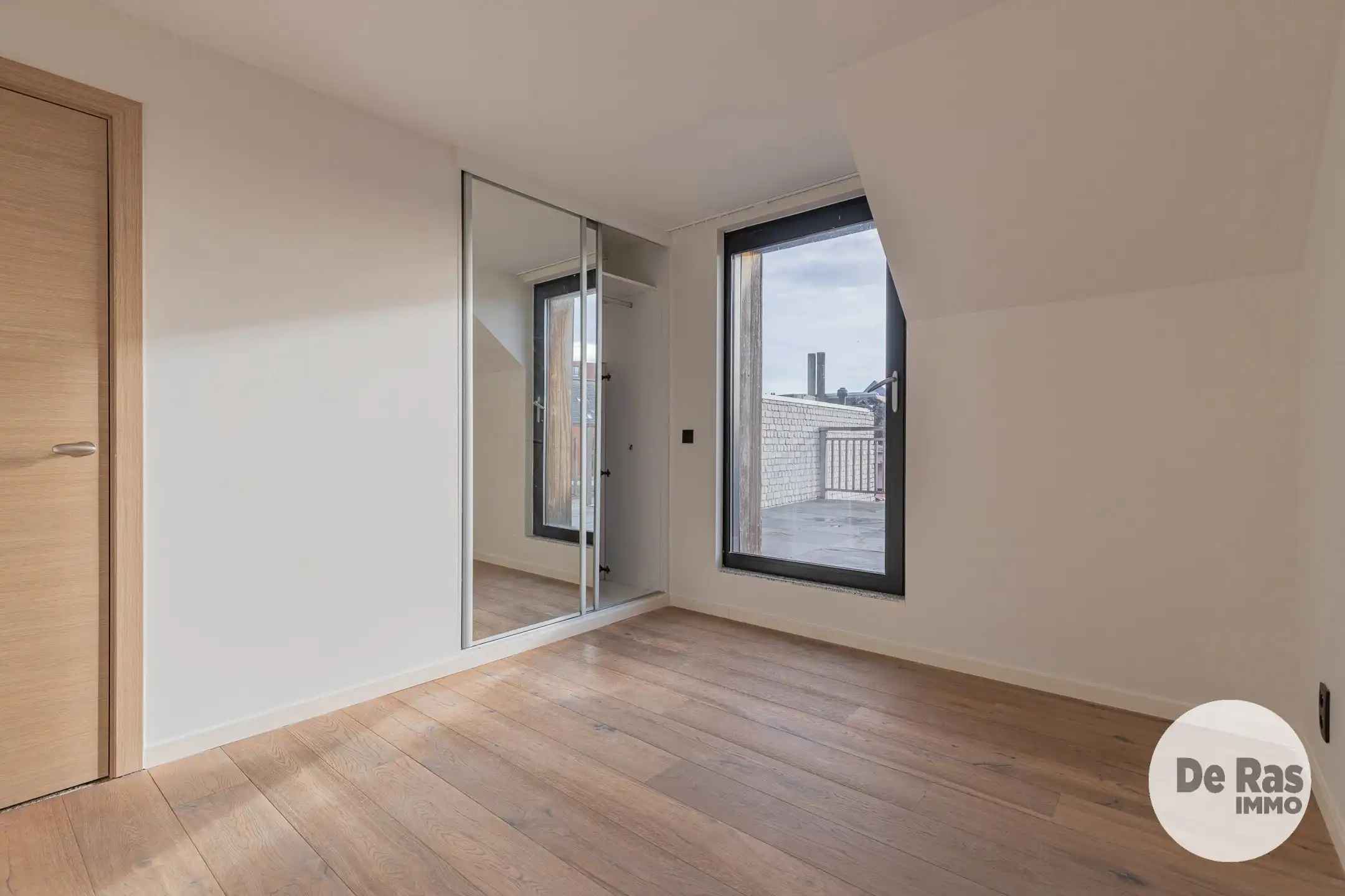 AALST - Kantoorruimte met vernieuwd appartement in centrum foto 19