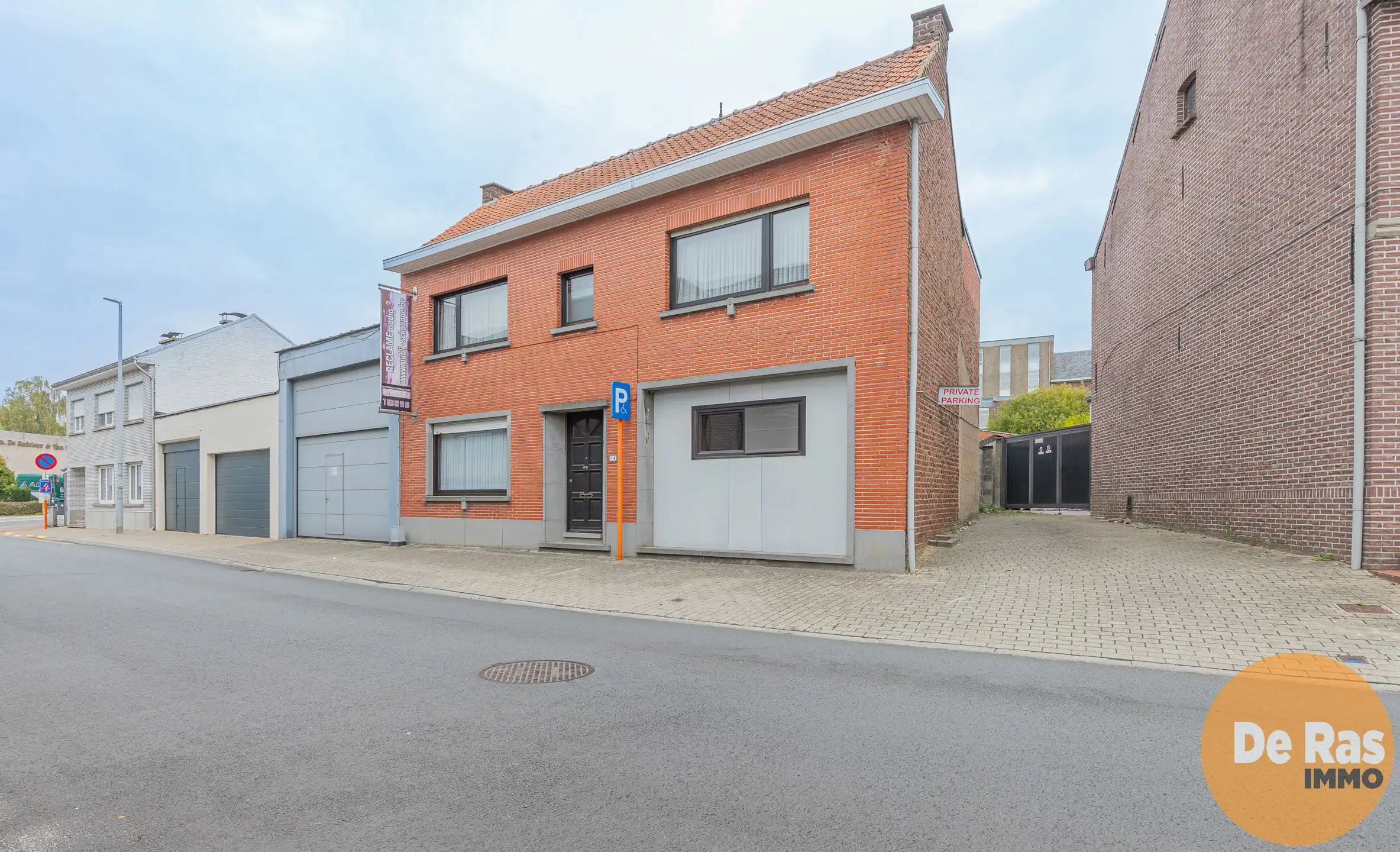 Hoofdfoto van de publicatie: ERPE-MERE - Ruime woning met grote garage en tuin in Mere