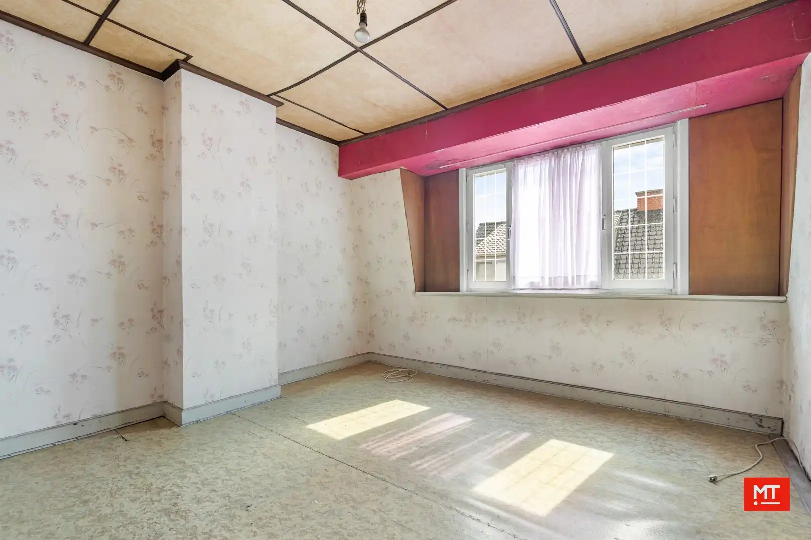 Te renoveren halfopen woning met 3 slaapkamers, Westgerichte tuin en garage op een rustige locatie in Beselare foto 11