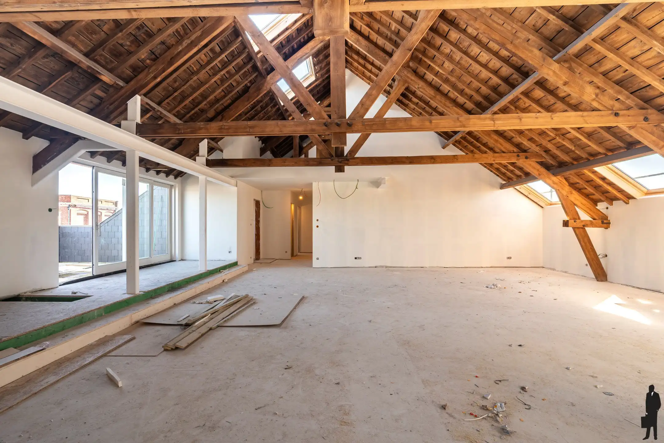 Penthouse van 264m² + terras in een uniek historisch kader foto {{pictureIndex}}