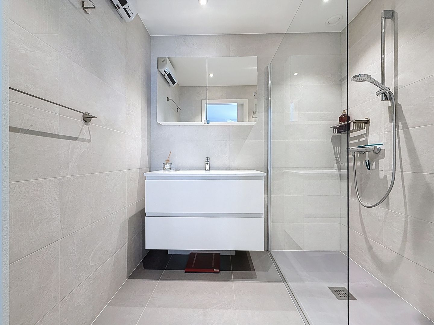 Luxueus gerenoveerd appartement te Nieuwpoort-Bad nabij het strand. foto 9