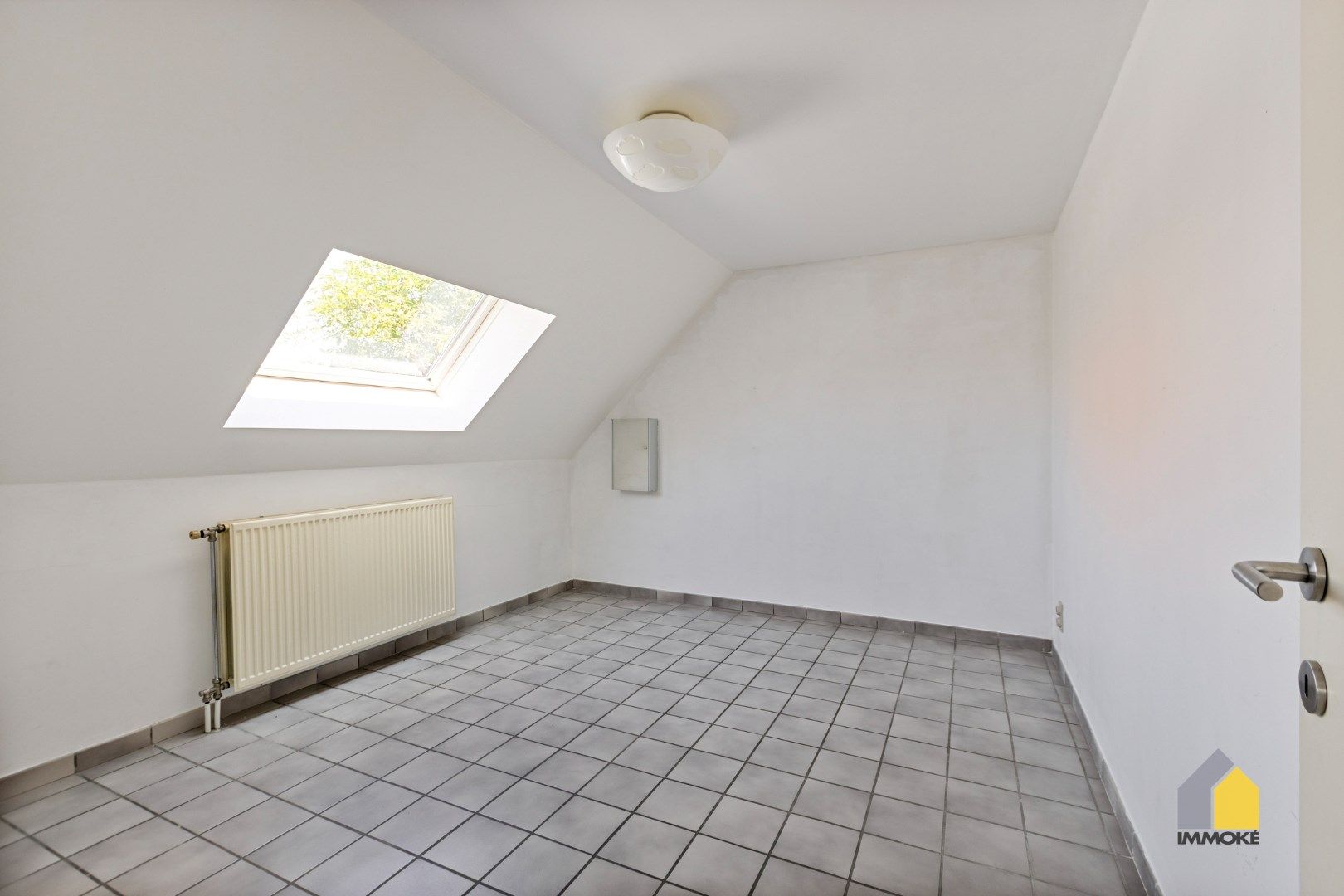 Halfvrijstaande woning met 3 slpks en grote polyvalente ruimte op perceel van 5 a 25 ca. foto 15
