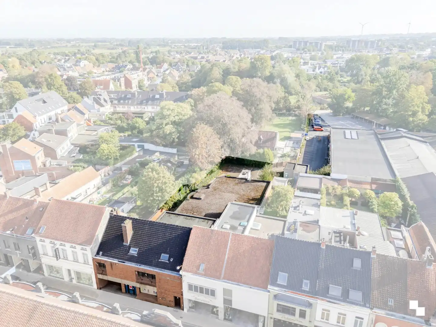 Unieke opportuniteit in het centrum van Waregem foto {{pictureIndex}}