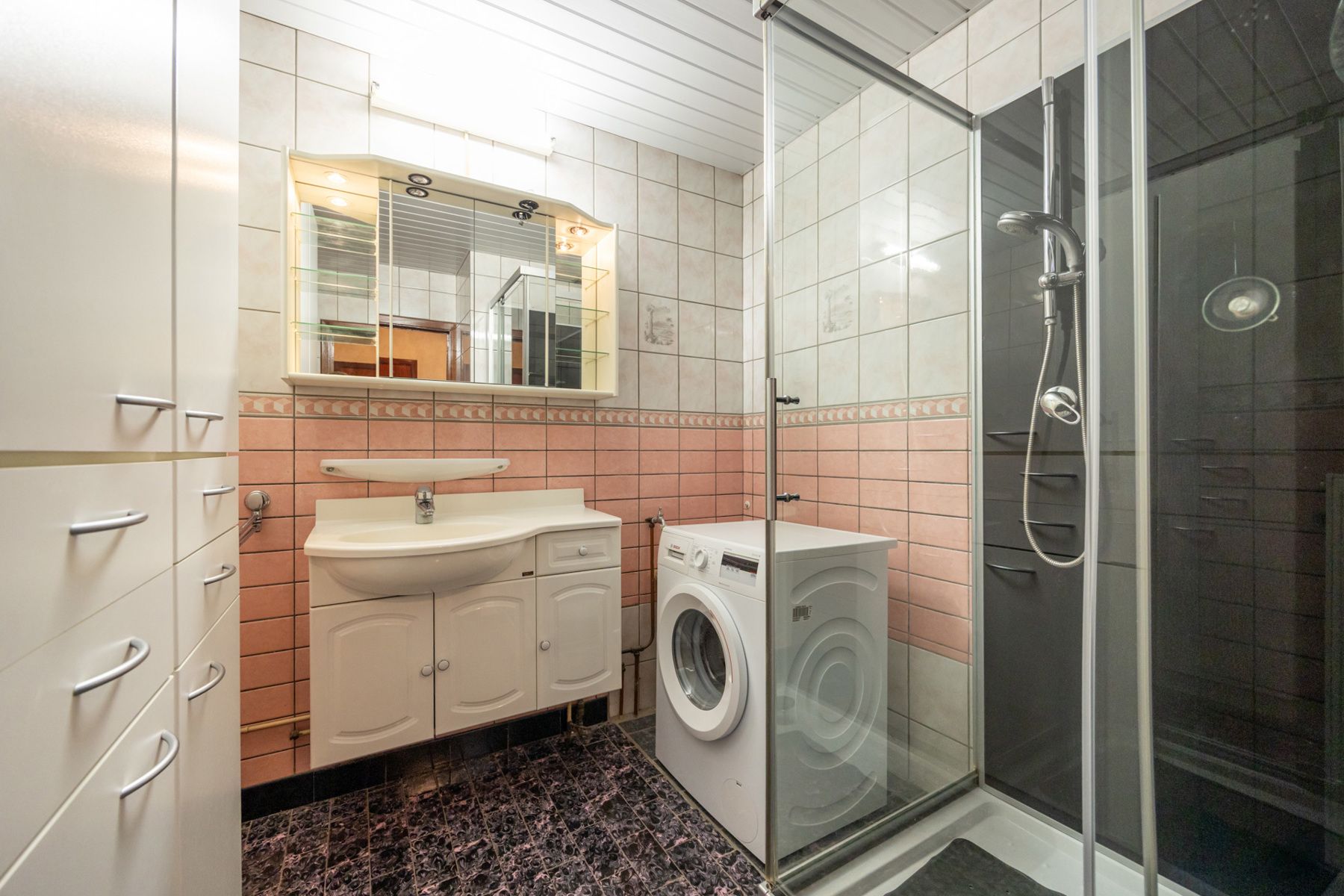 Uniek gelijkvloersappartement met 2 à 3 slpks en grote tuin foto 12