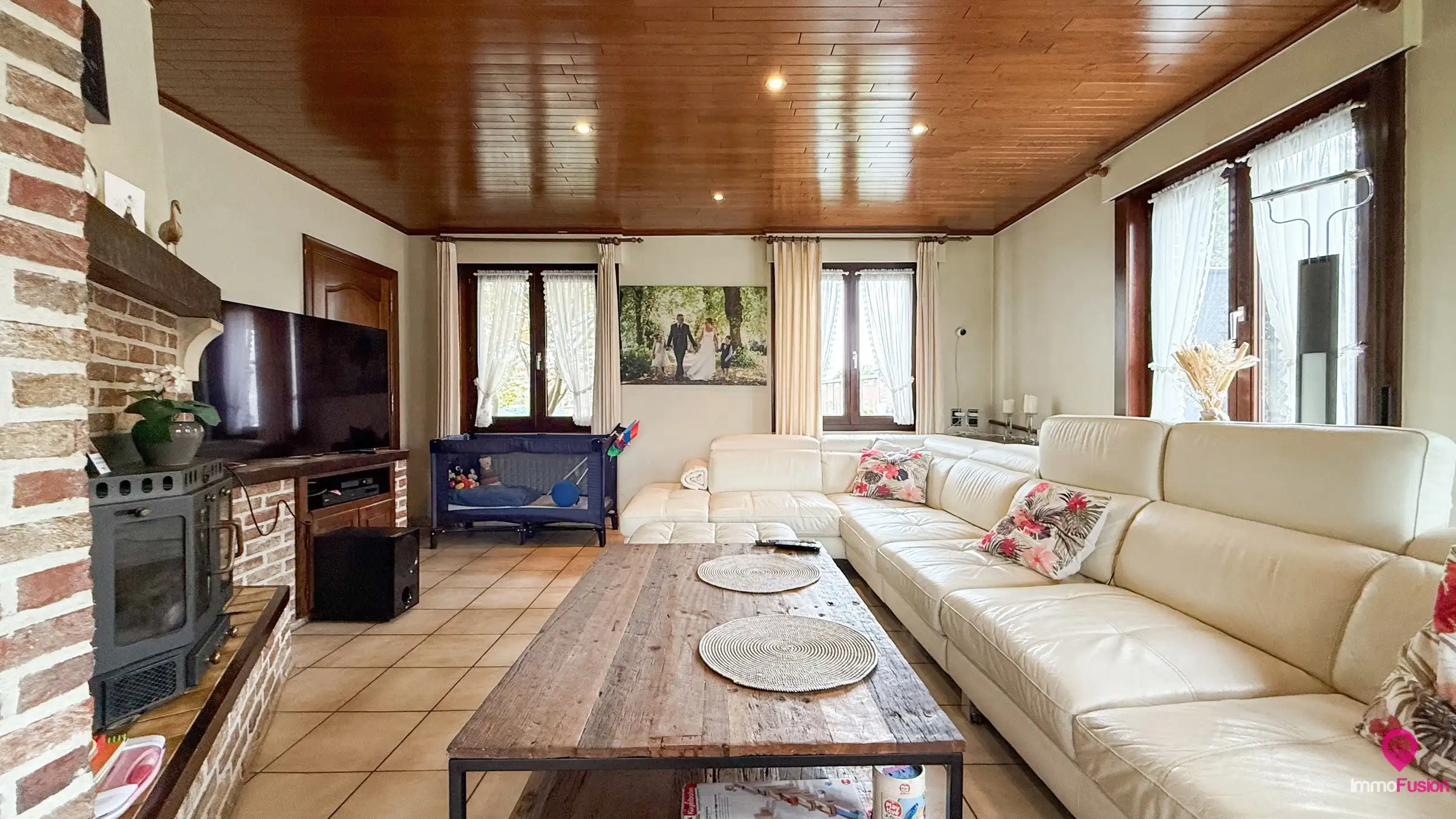 Prachtige landelijke woning met grote omheinde tuin en 3 slpk! foto 3