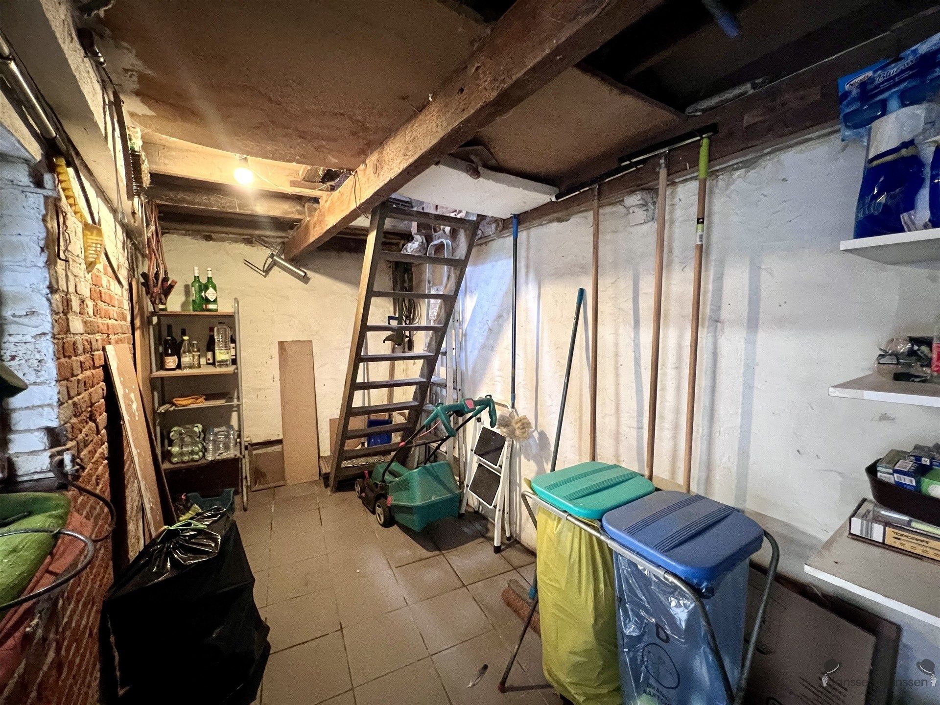 Te renoveren vrijstaande woning foto 10