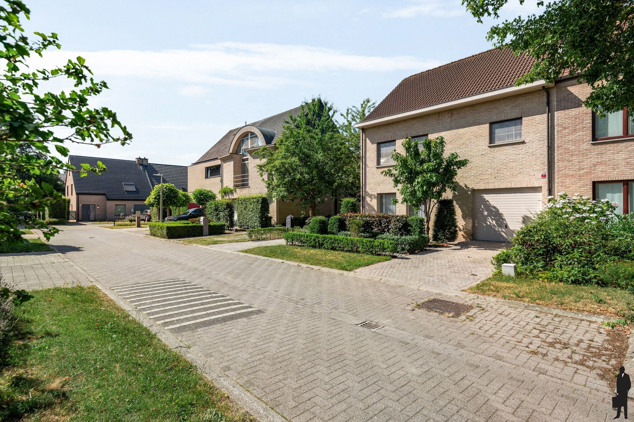 Verrassend ruime woning met 5 slpks en ZW georiënteerde tuin foto 2