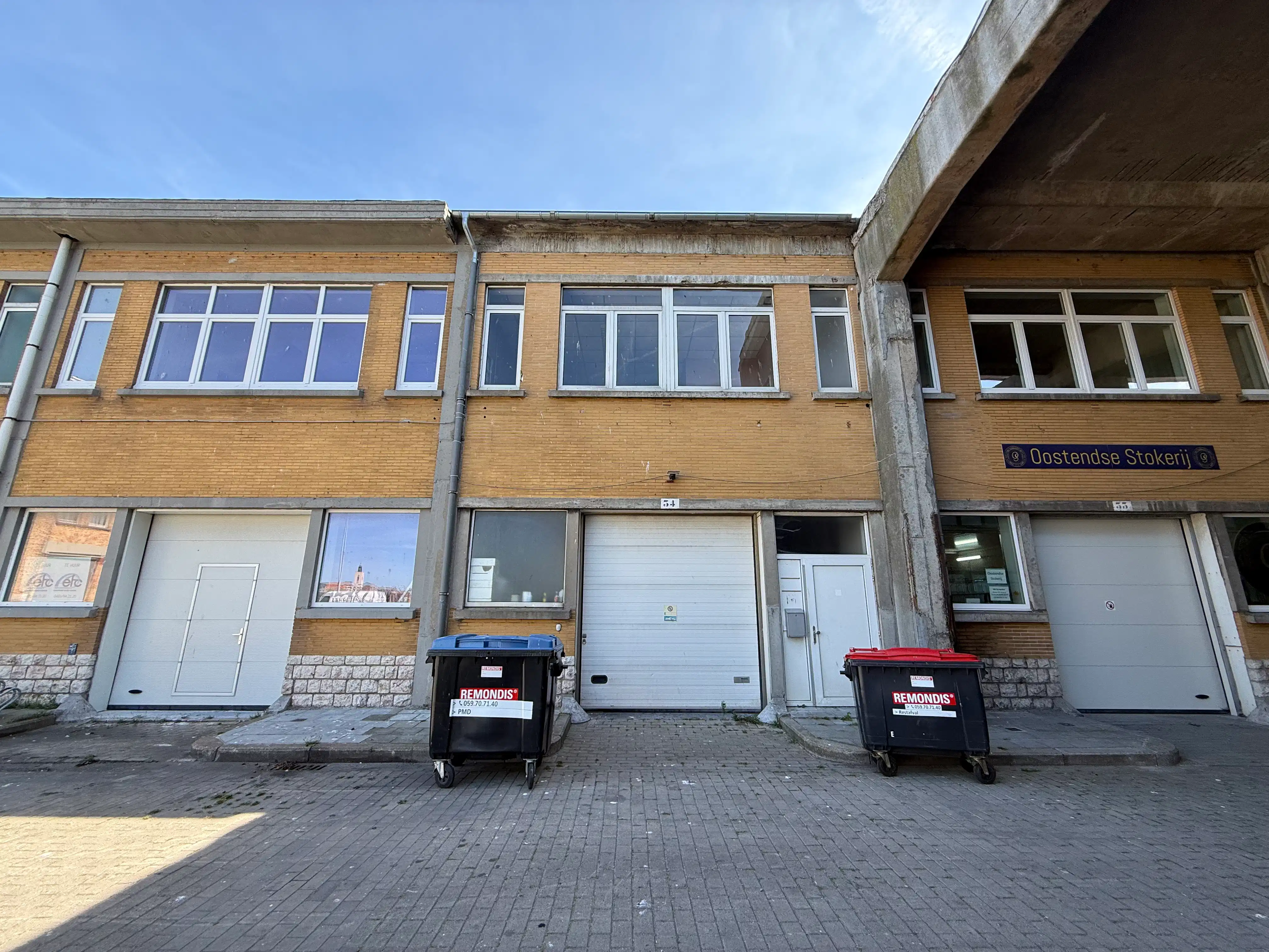 Functionele opslagruimte 140m²  met laad- en loskade foto 2