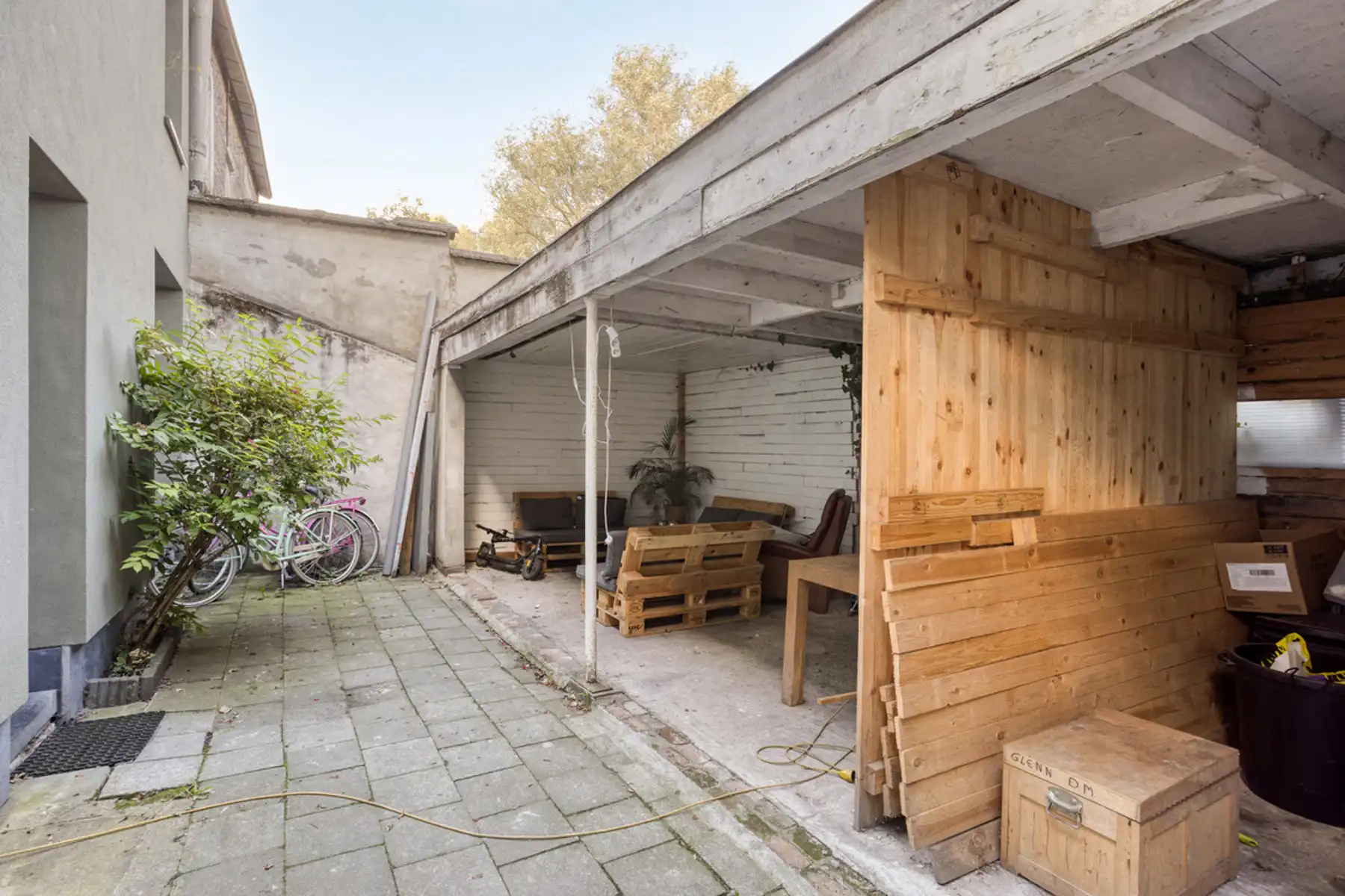 Ruime halfopen bebouwing op een strategische locatie. foto 20