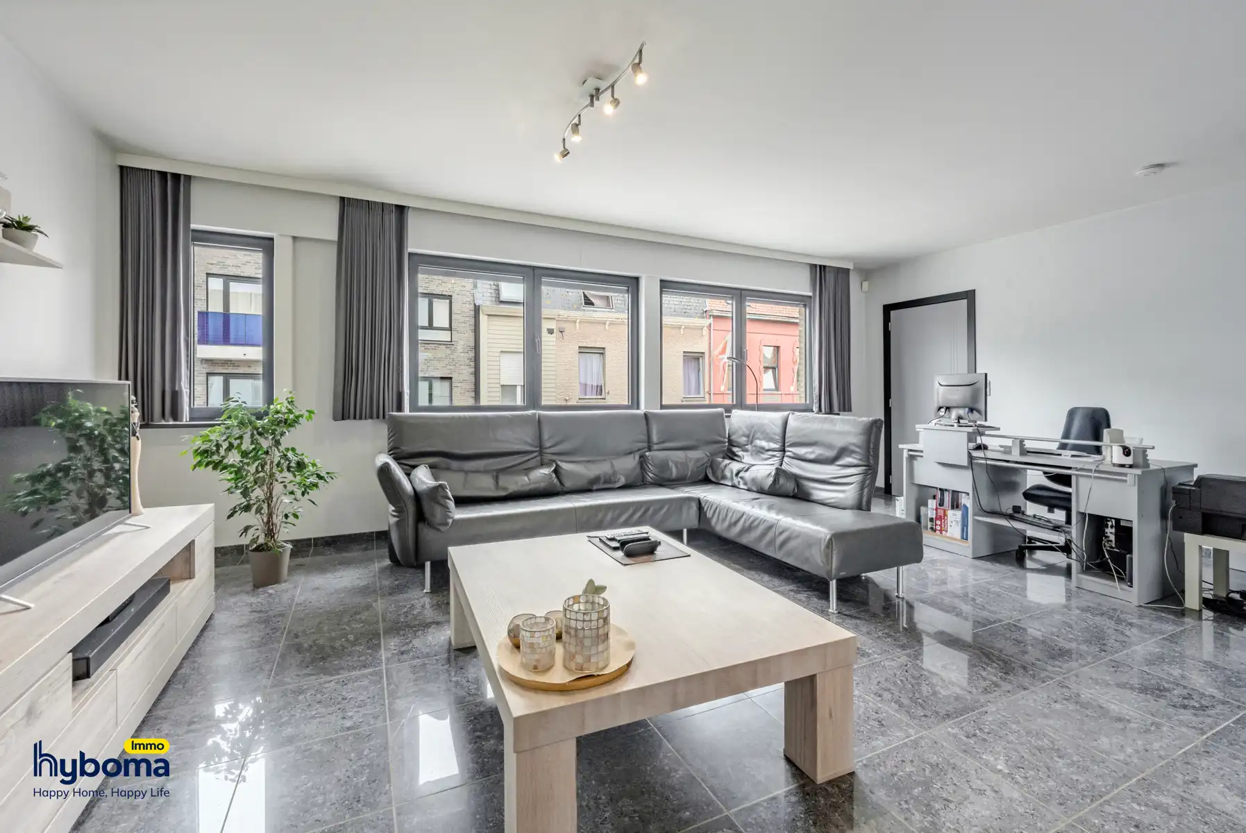 Instapklare woning met handelsruimte in centrum Kortemark foto 3
