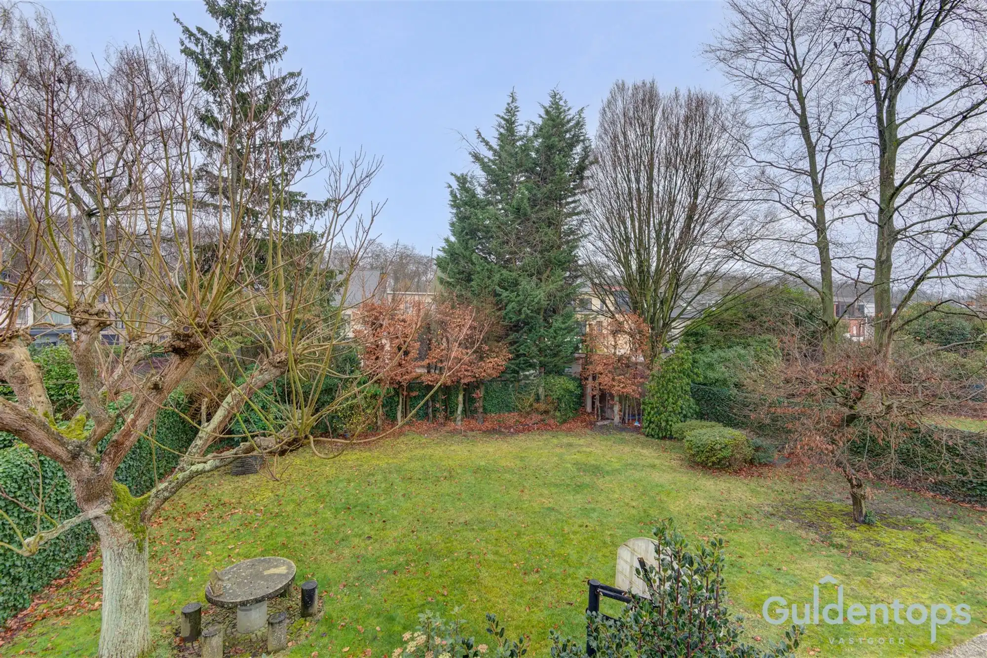 Knappe villa op exceptioneel perceel in gegeerde wijk foto 3