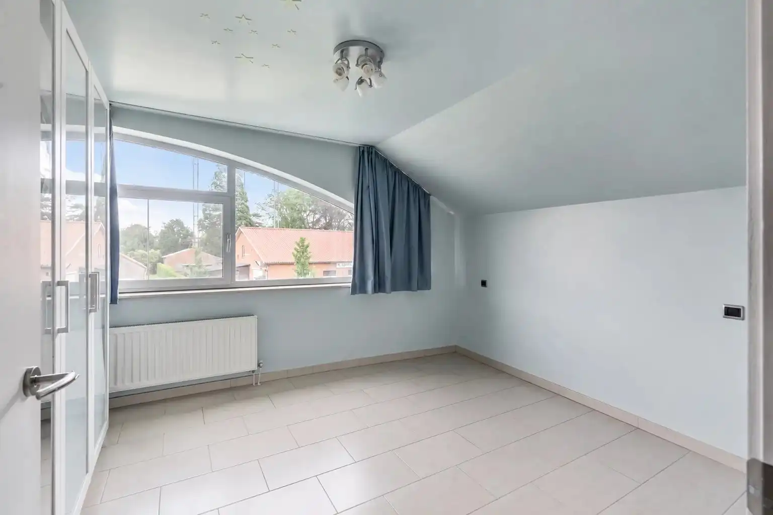 Ruime gezinswoning met 4 slaapkamers te Stal foto 13