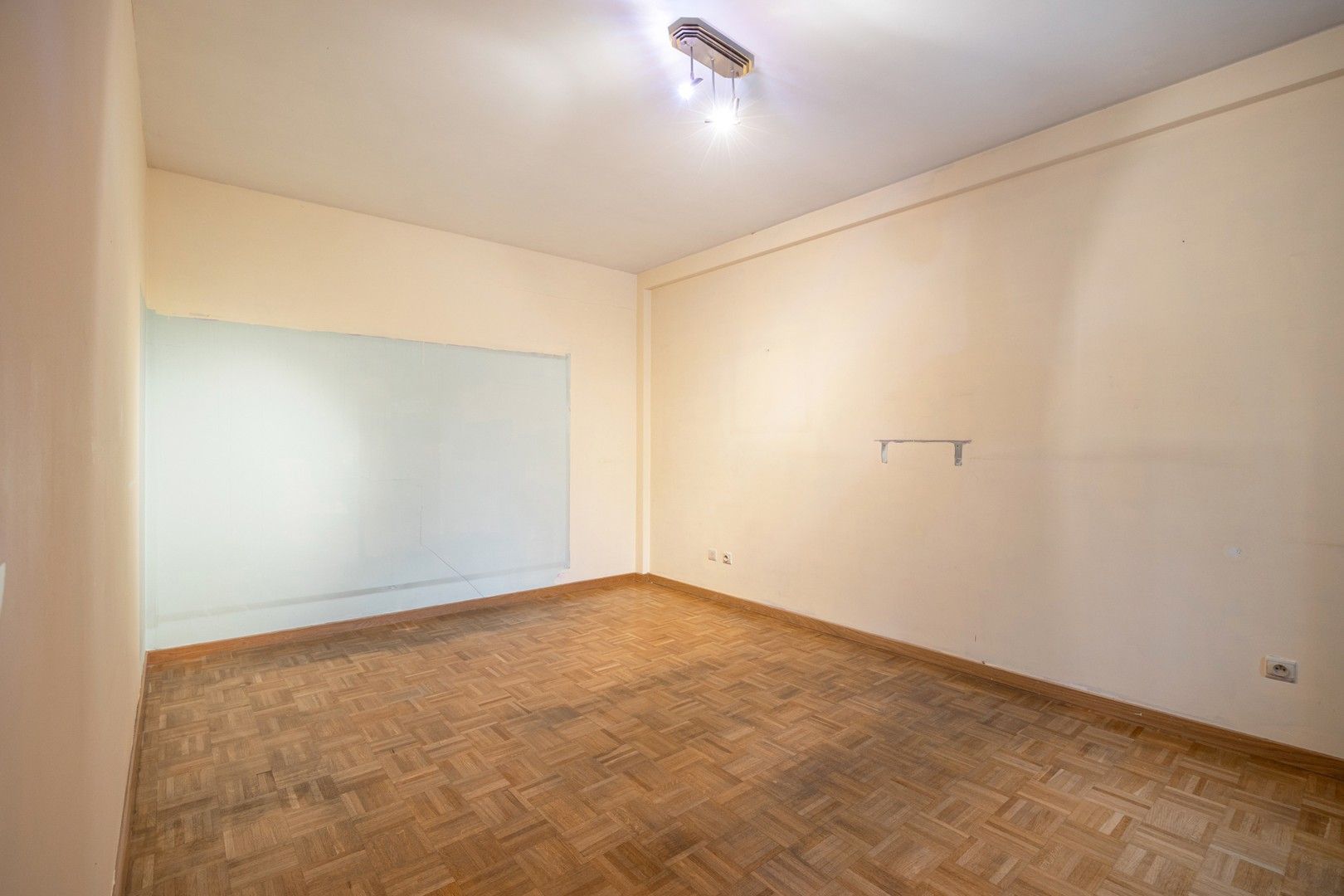 APPARTEMENT + STAANPLAATS foto 9