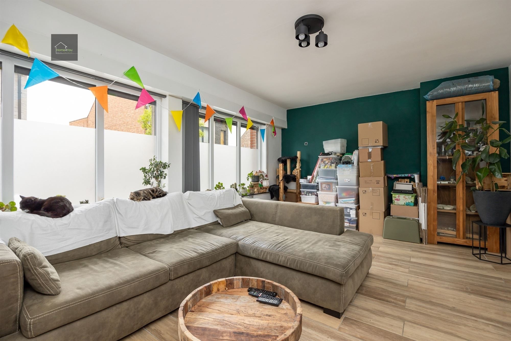 HOB met 4 slaapkamers en 2 badkamers foto 2
