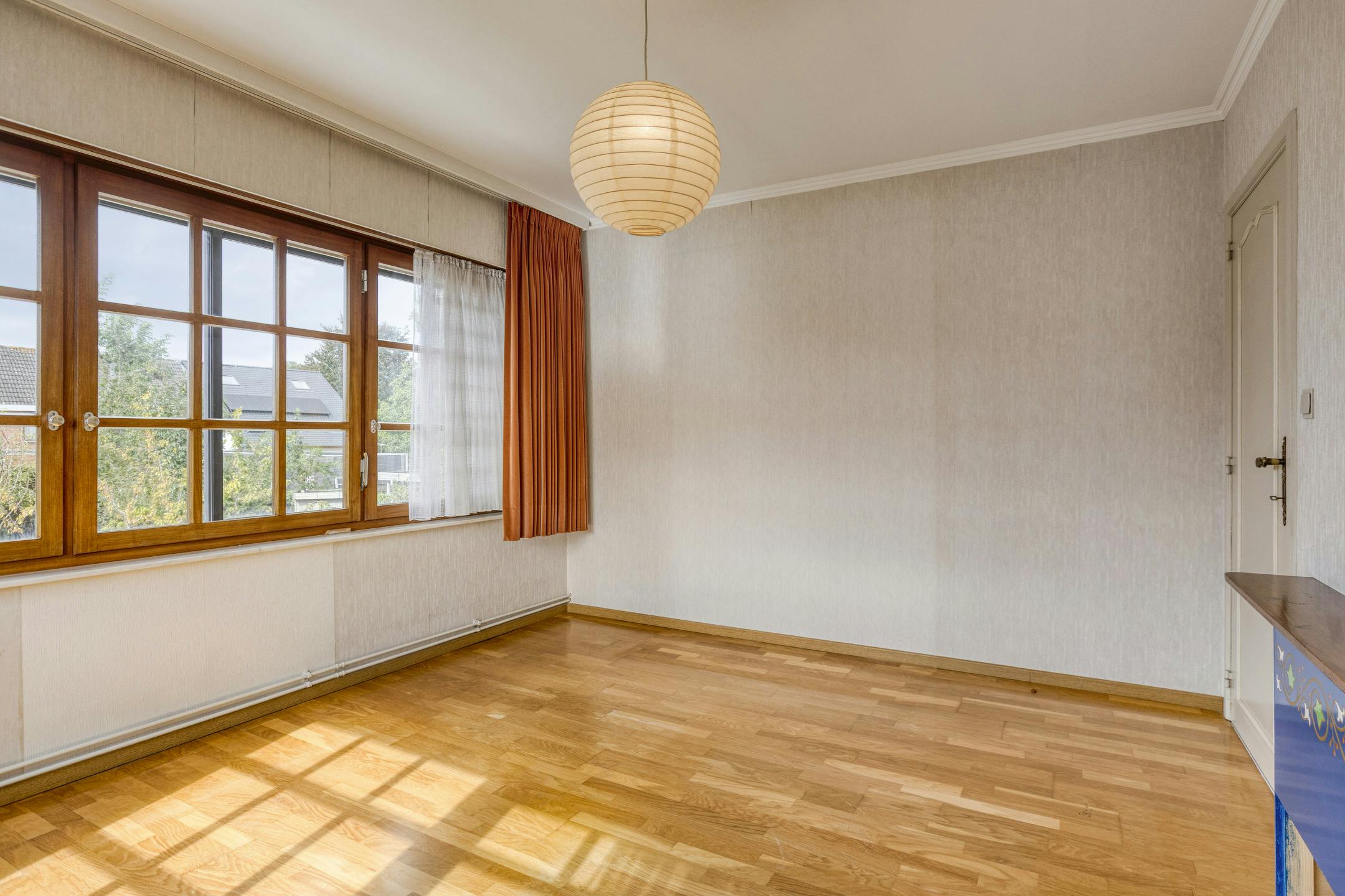 Halfopen huis te koop in Ieper met 4 kamers, tuin en garage foto 26