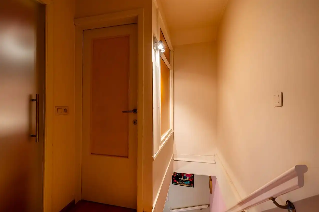 Gerenoveerde bel-etagewoning met 3 slk foto 28