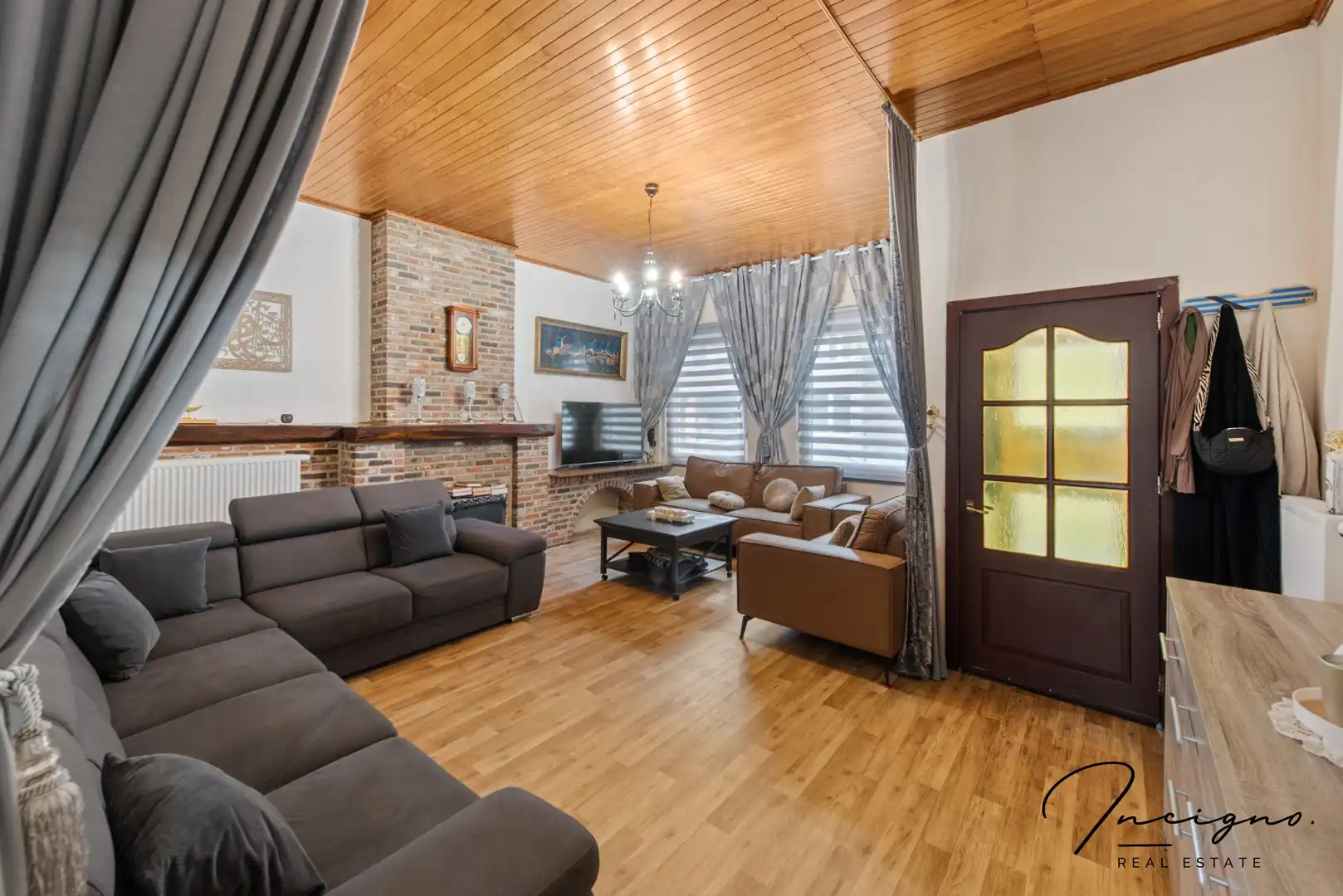 Op te frissen rijwoning met 4 slaapkamers & stadskoer foto 4