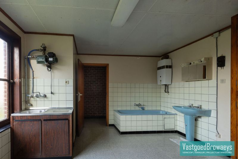 Te renoveren woning met tuin foto 10