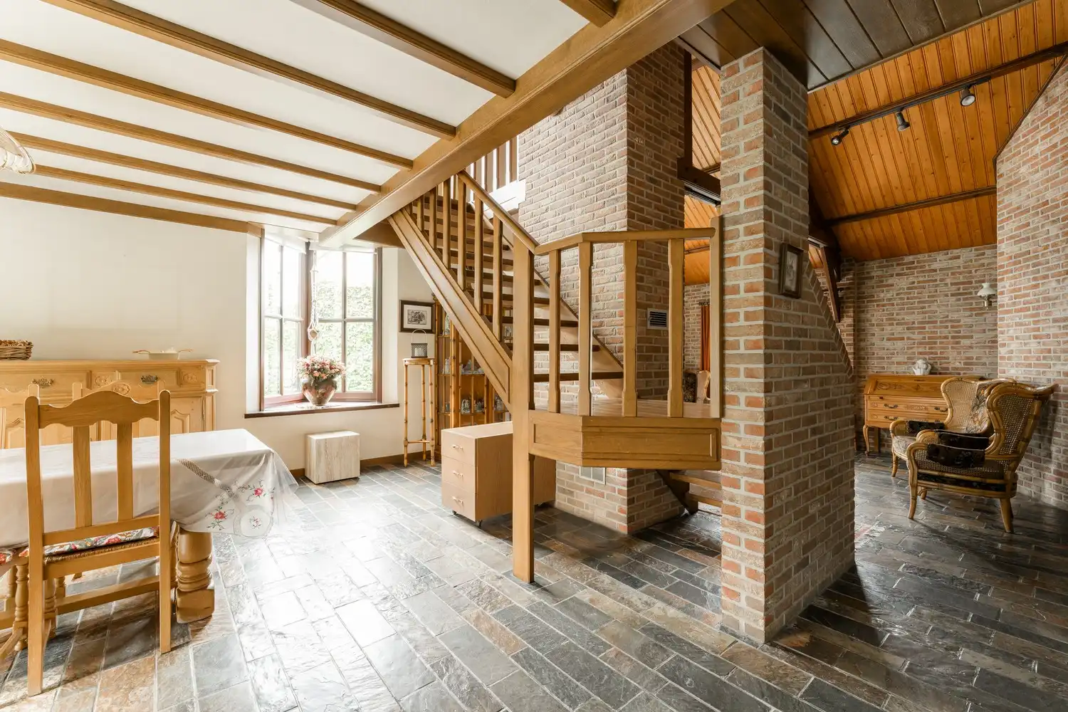 armante woning met karaktervolle architectuur in hartje Hamont-Achel - Posthoornstraat 13 foto 9