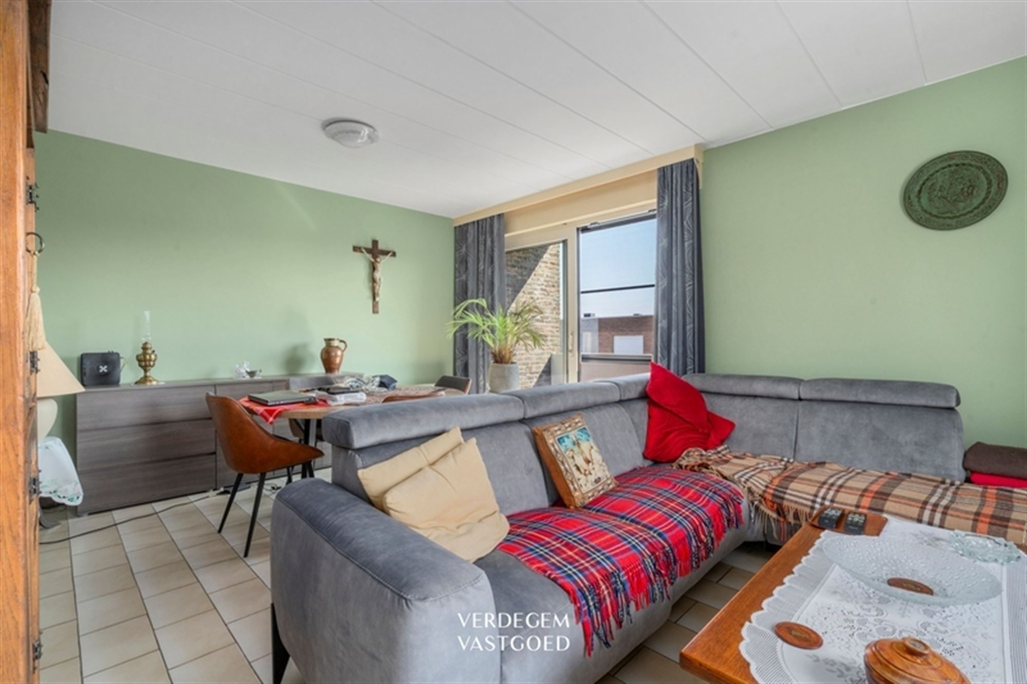 Degelijk appartement met 2 slaapkamers, 2 terrassen en mogelijke aankoop garage foto 2