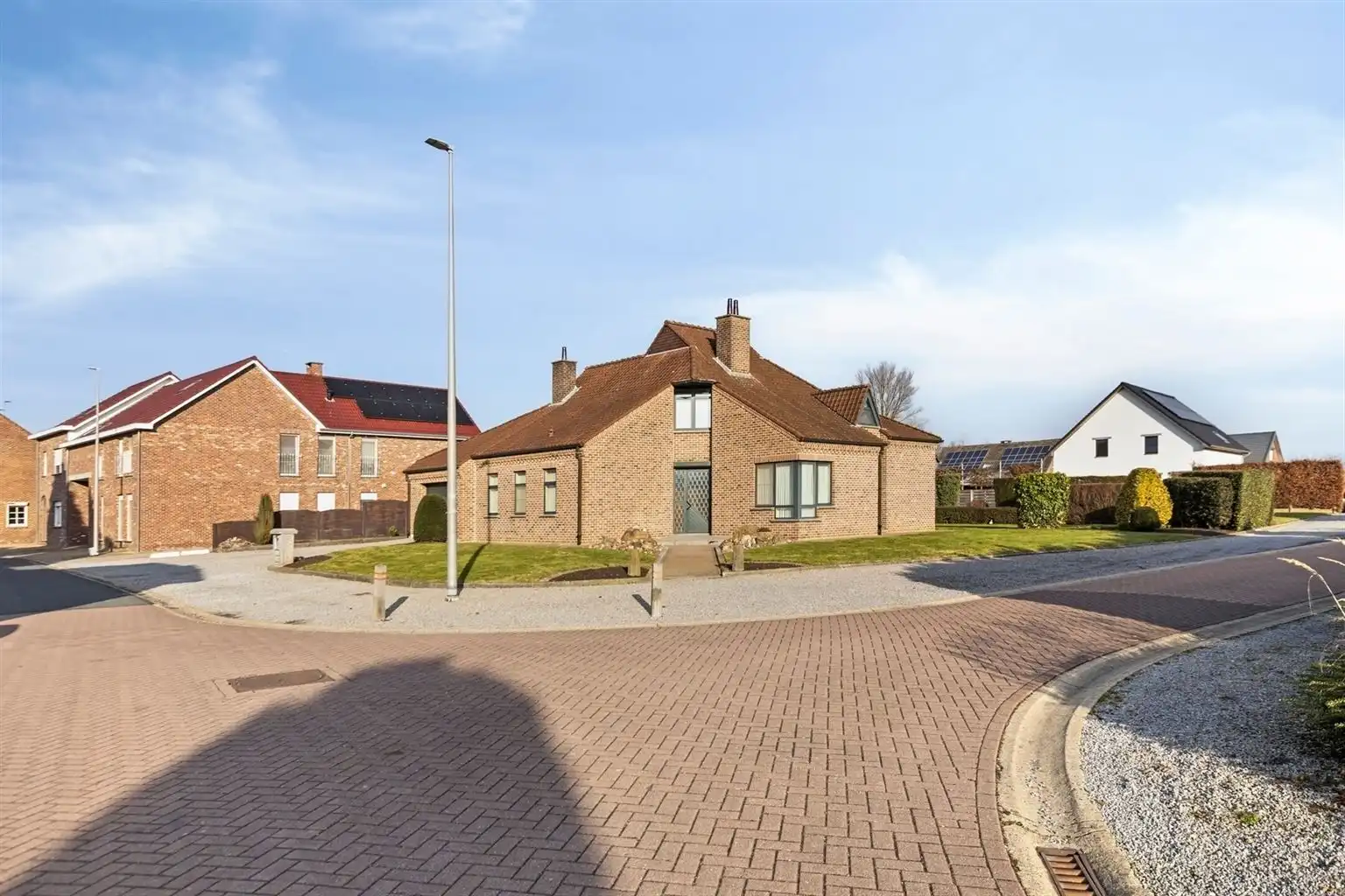 Ruime, vrijstaande woning op een perceel van 965m2 met 3 slaapkamers, inpandige garage en tuin, rustig doch centraal gelegen in Oud-Dilsen. foto 36