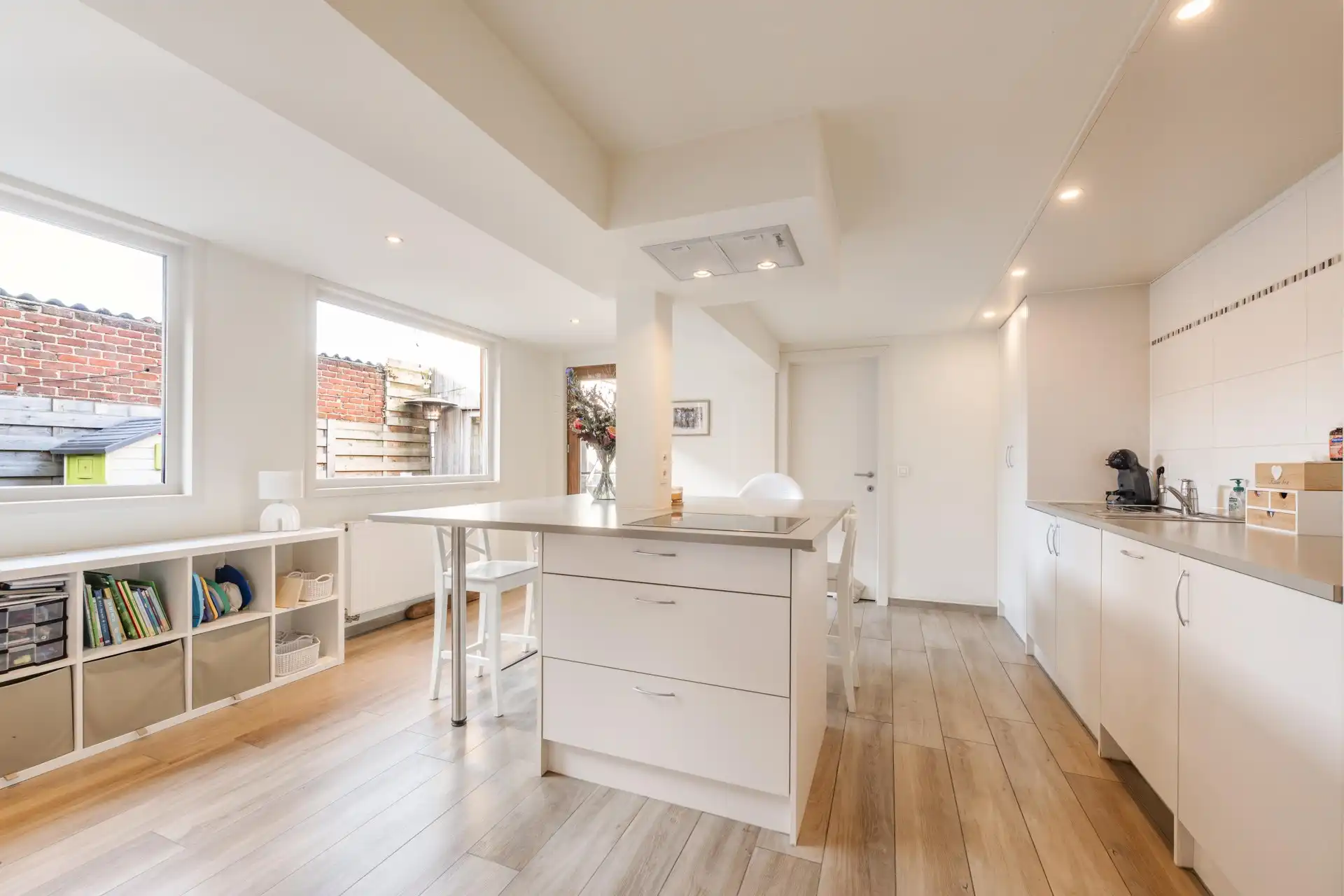 GERENOVEERDE LEUKE RIJWONING MET 3 SLAAPKAMERS EN PRAKTIJKRUIMTE TE KOOP IN DESSELGEM🏡 foto 5