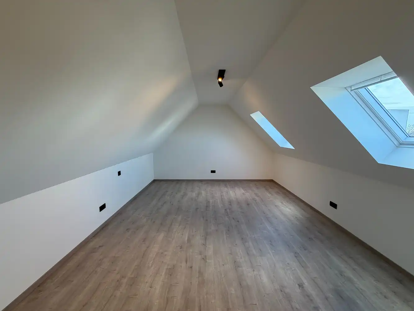 Zeer ruim appartement te huur foto 15