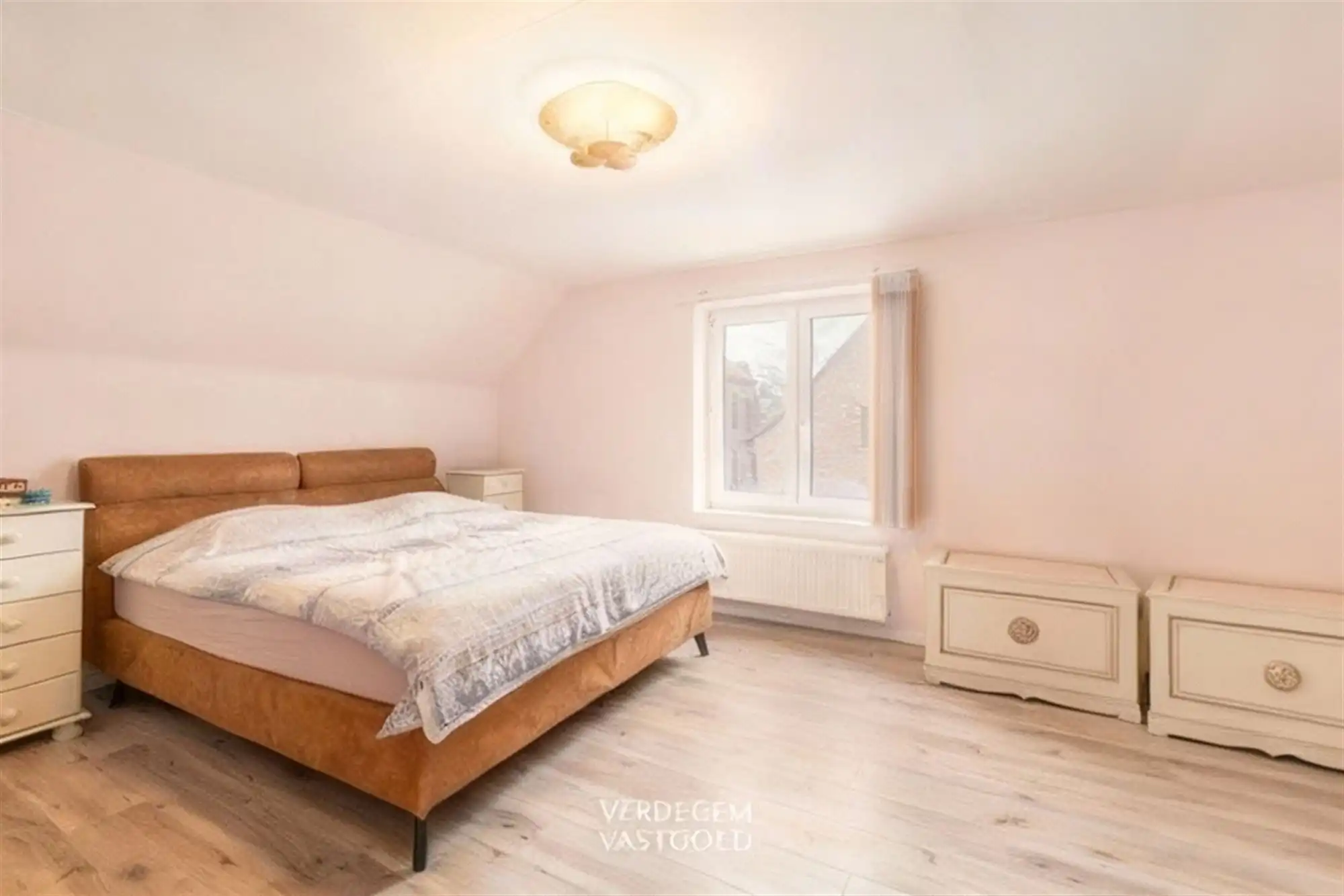 Ruime vrijstaande woning met 3 slaapkamers, tuin en garage / atelier foto 10