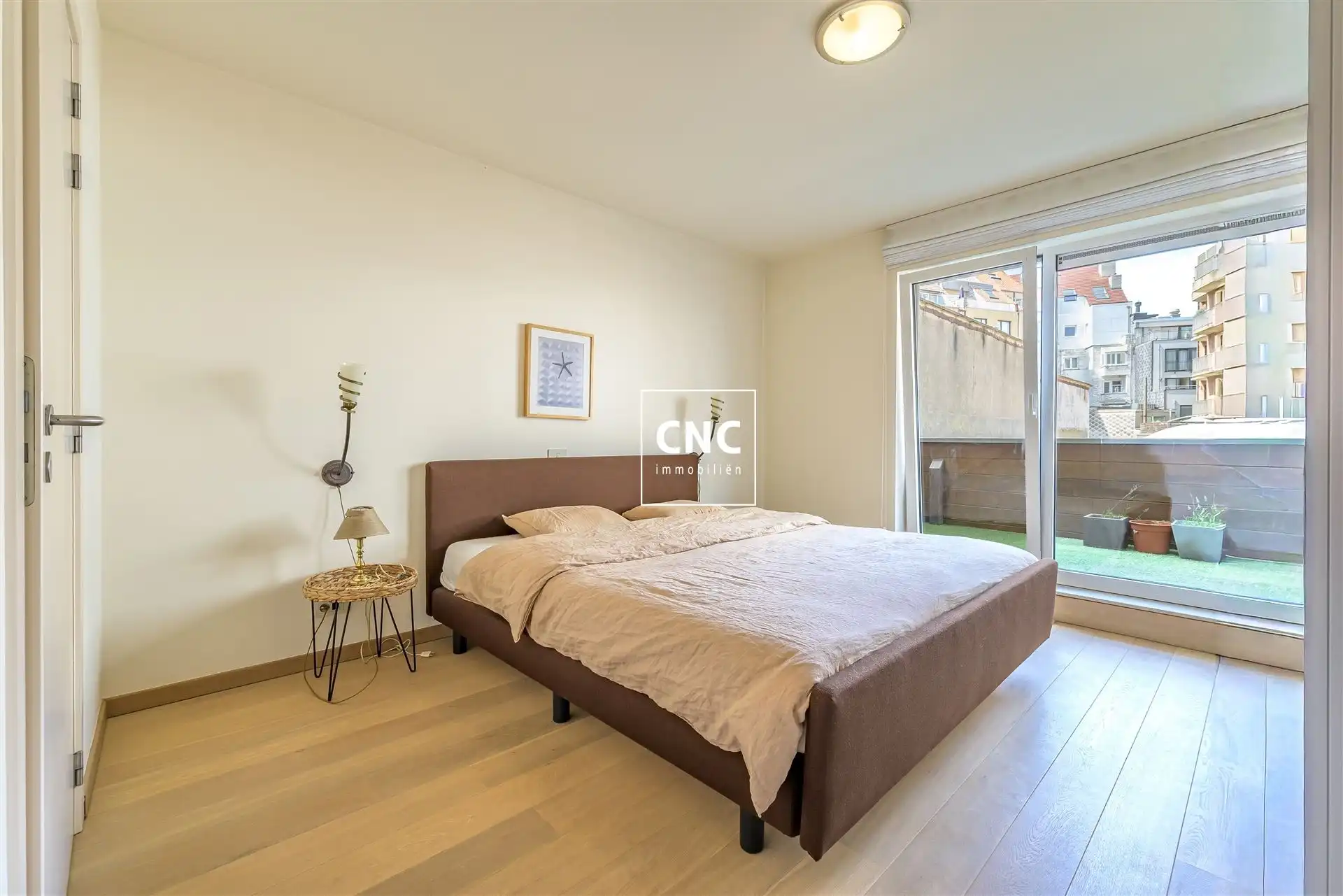 Ruim appartement met drie slaapkamers nabij de Lippenslaan foto 10