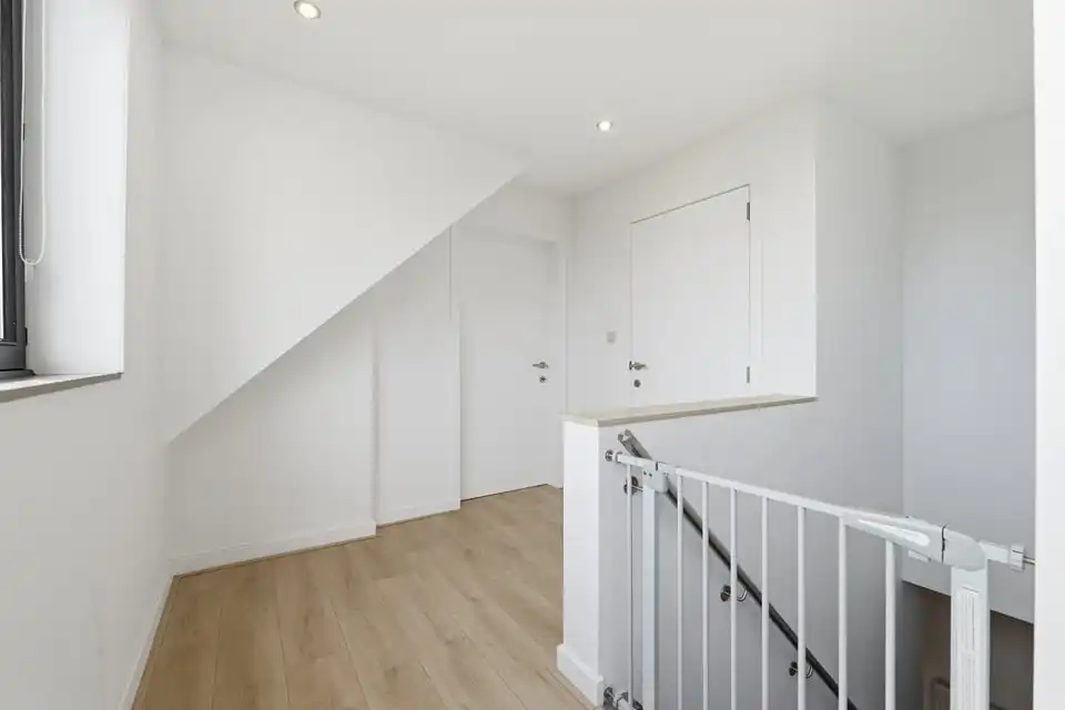 KNAP APPARTEMENT MET 3 SLKS EN EEN RUIM TERRAS IN BILZEN-HOESELT foto 20