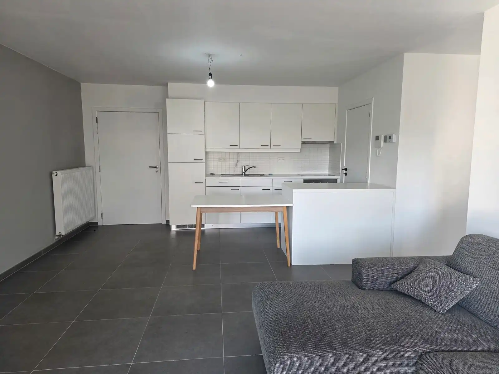 Instapklaar 1-slpk appartement met ondergrondse standplaats foto 3