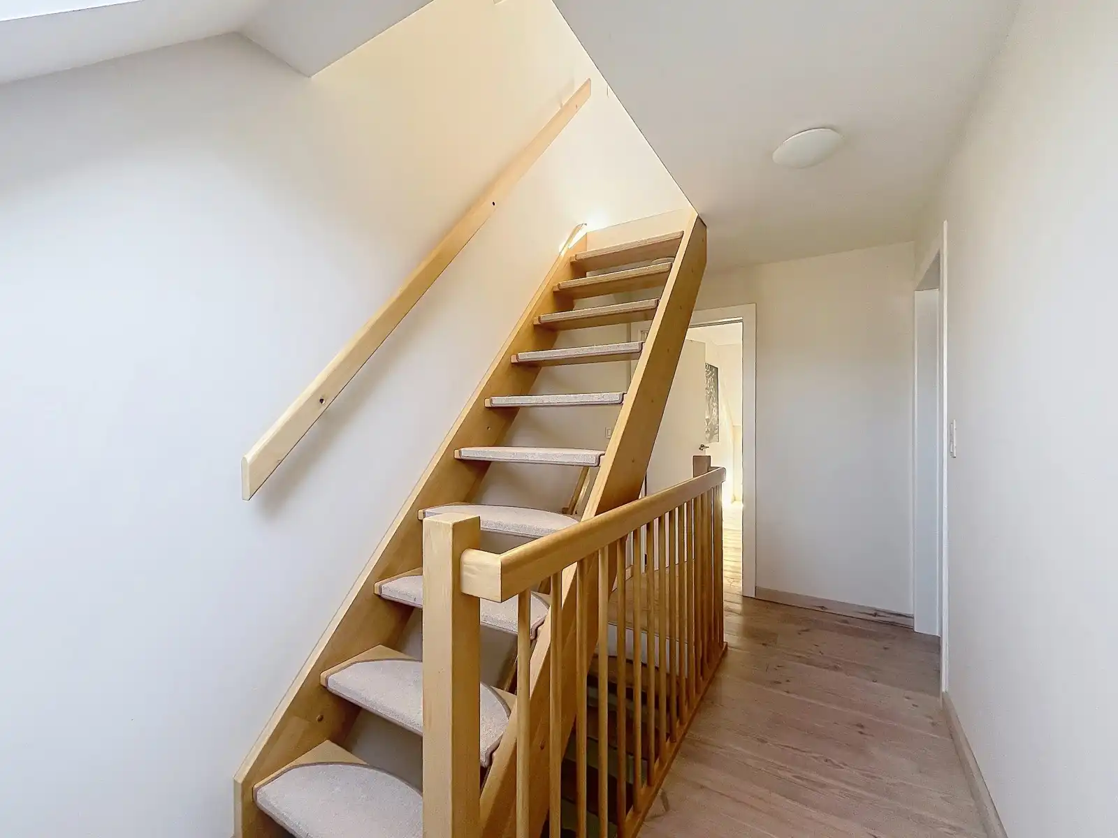 Rustig gelegen woning met 3 SLPK én Terras! foto 12