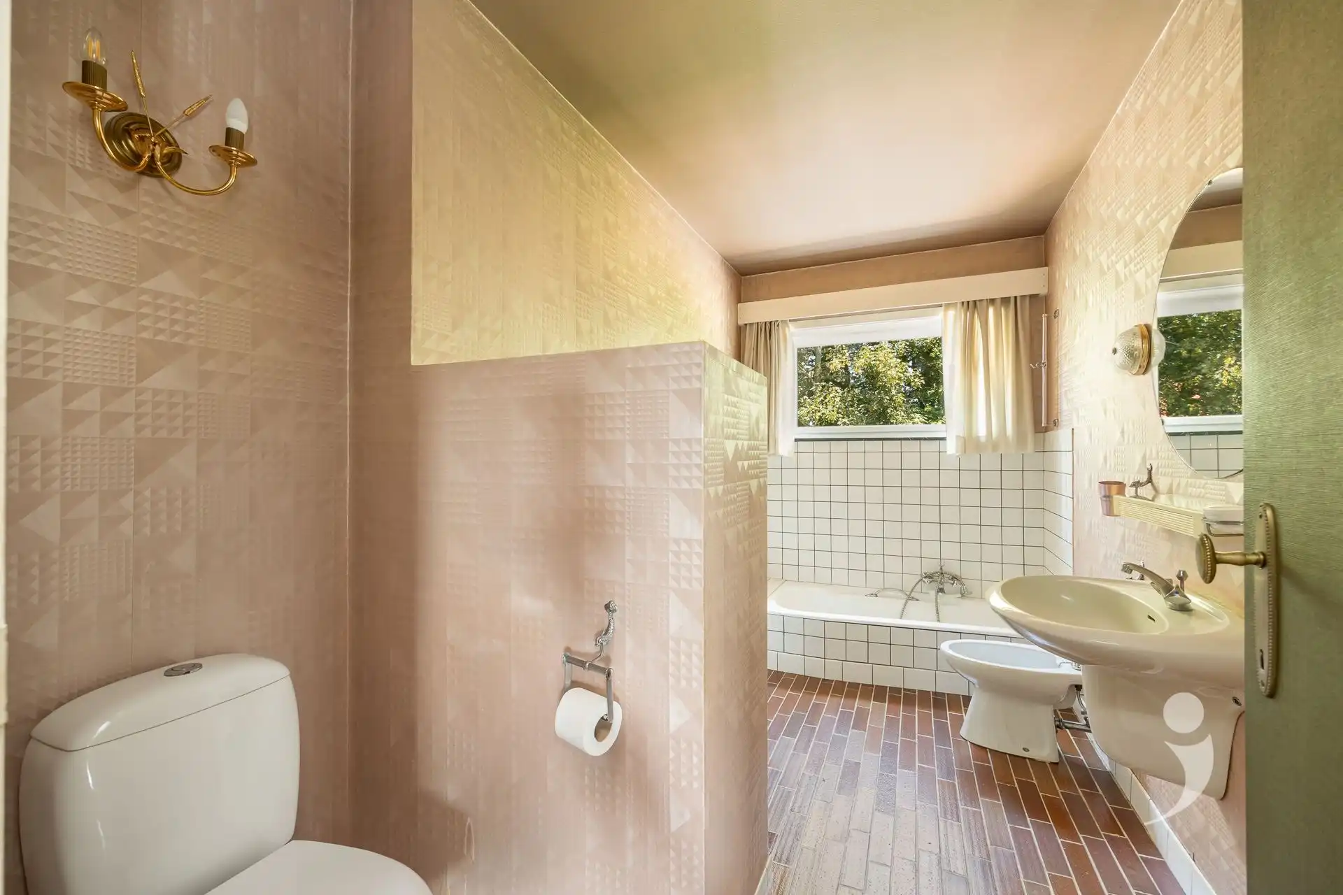 Ruime te renoveren woning!  foto 20