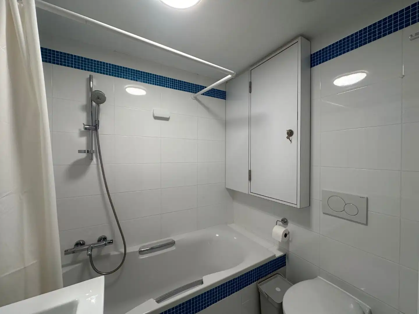 Ruim 3-slaapkamerappartement te huur in het hart van Knokke foto 10