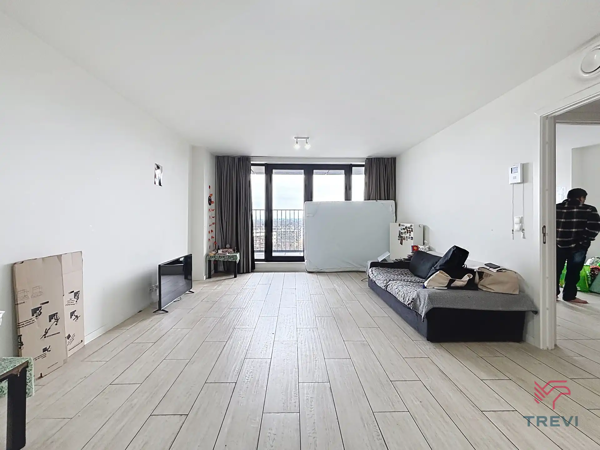 Mooi ongemeubileerd appartement met 1 slaapkamer foto 2