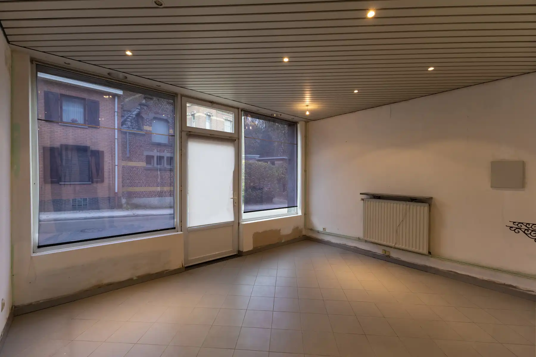 Te renoveren woning met 3 slaapkamers en garage foto 3