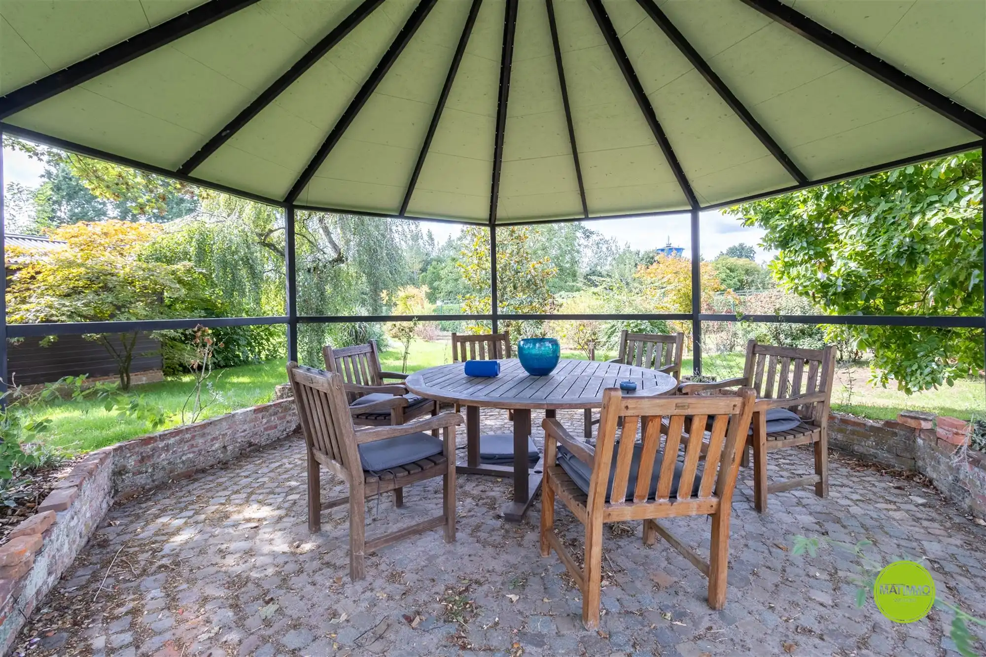 Luxueus gerenoveerde woning met groot stuk grond  foto 53