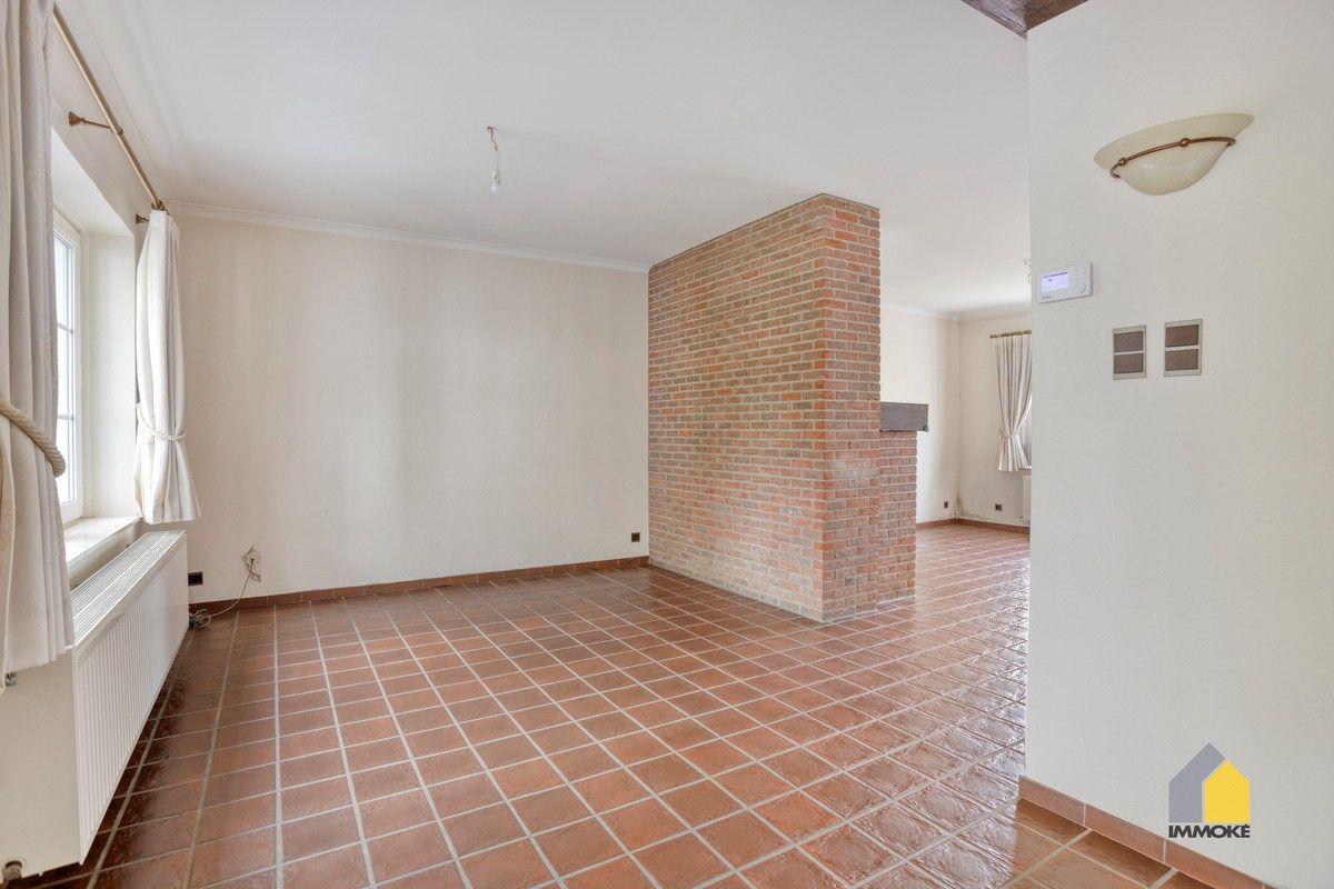 Vrijstaande, statige woning op 7 a 82 ca met 3 slpk en mooie tuin. foto 9