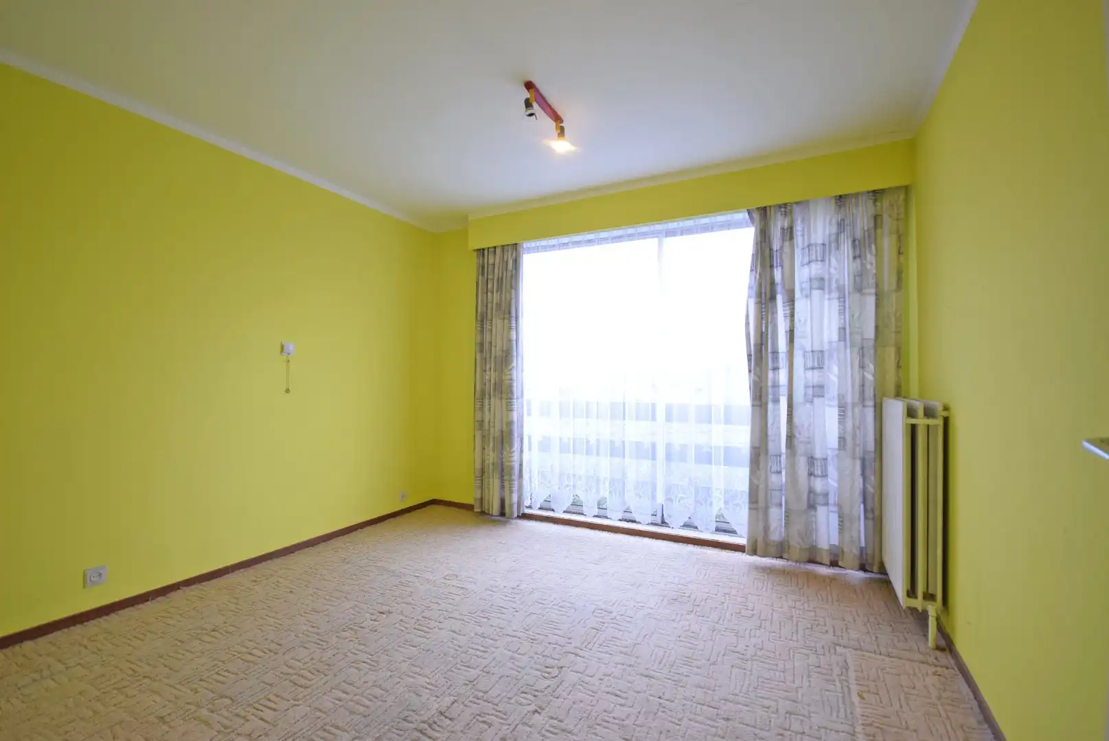 APPARTEMENT MET TWEE SLAAPKAMERS NABIJ CENTRUM ROESELARE - WONEN OF INVESTERINGSKANS foto 7