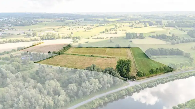 Landbouwgrond 71515 m² - vrij van pacht eind 2027 !!! foto 2